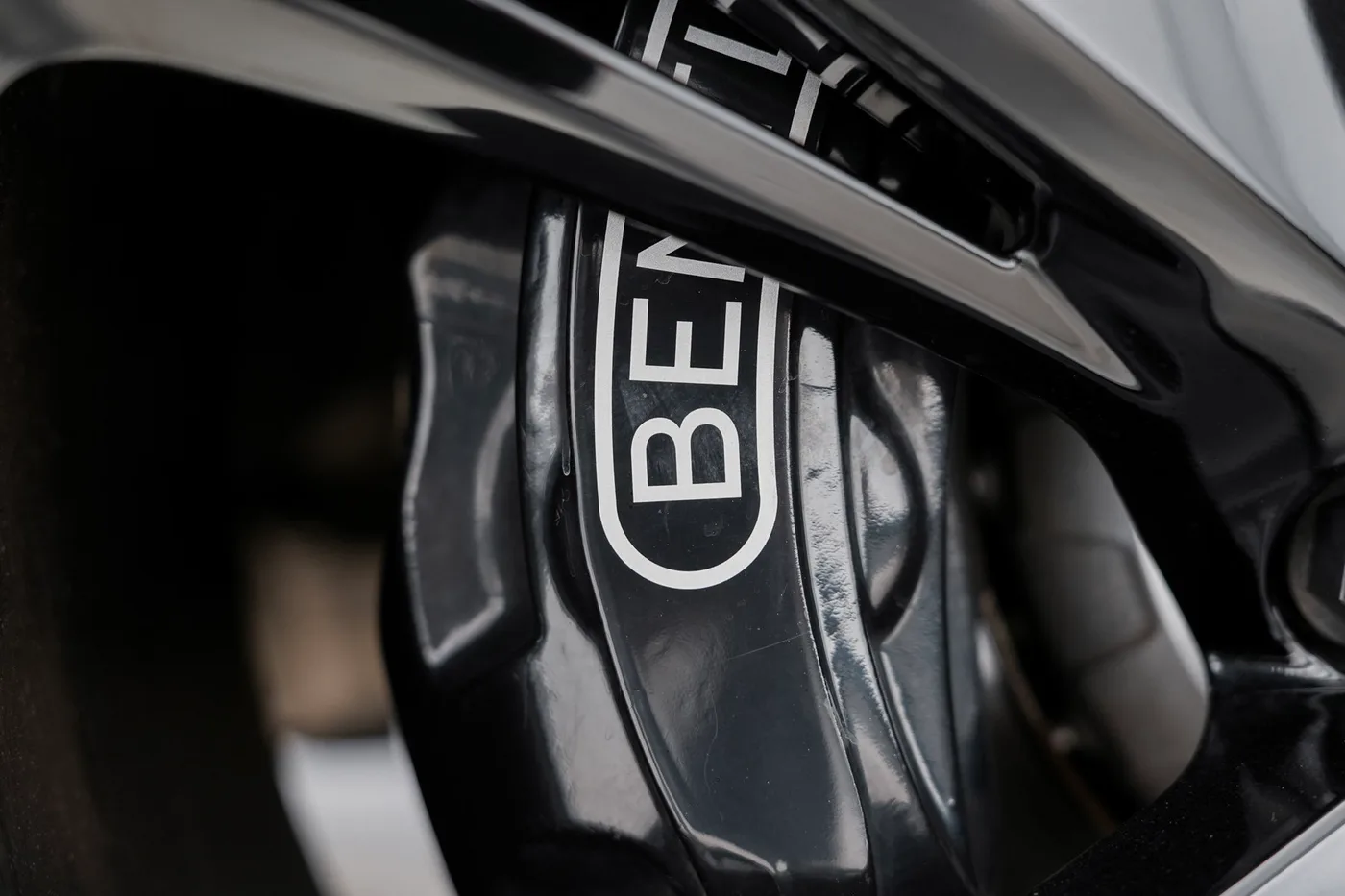 2019 Bentley Bentayga V8 offered by a franchised dealer group in Hatfield, United Kingdom, photo 19 of 25