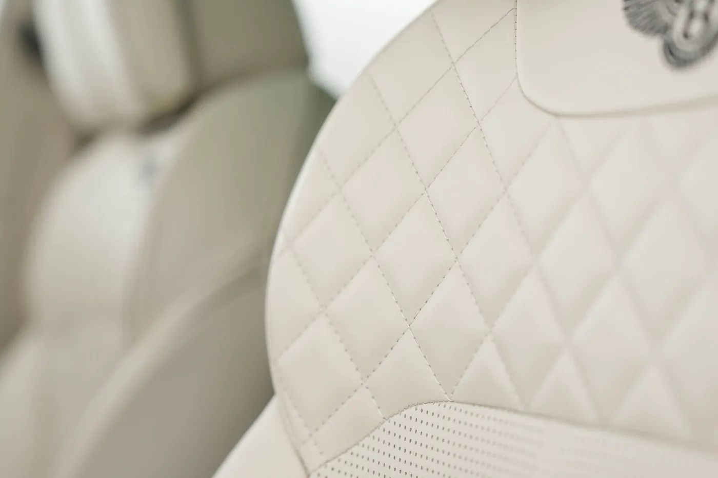2019 Bentley Bentayga V8 offered by a franchised dealer group in Hatfield, United Kingdom, photo 25 of 25