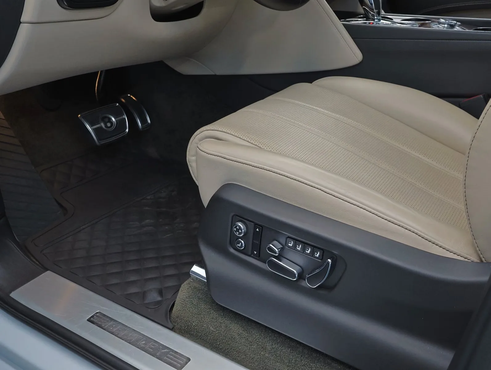 2019 Bentley Bentayga V8, 10/19