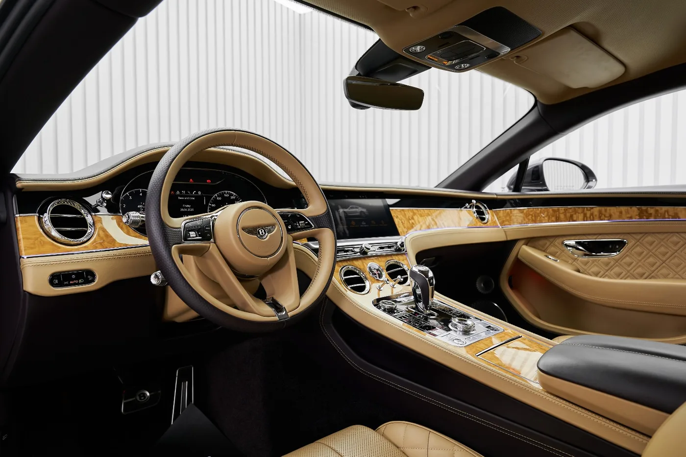 2019 Bentley Continental GT W12 angeboten von einem Fachhändler in Dubai, Vereinigte Arabische Emirate, Foto 8 von 10