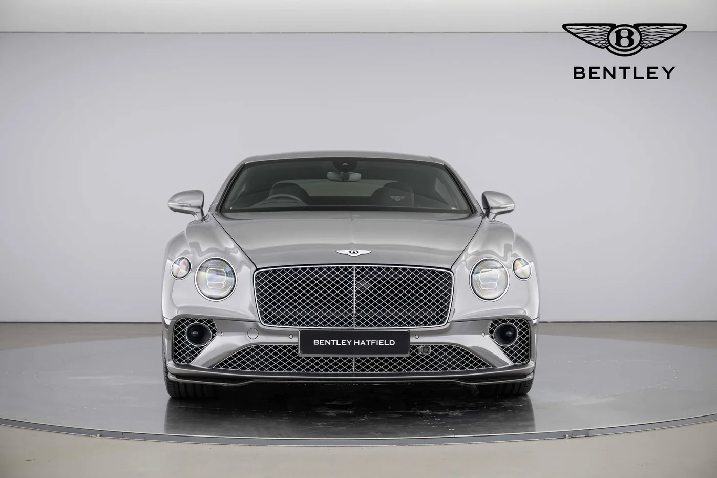 2019 Bentley Continental GT W12 proposée par un groupe de concessions agréées à Hatfield, Royaume-Uni, photo 2 sur 25