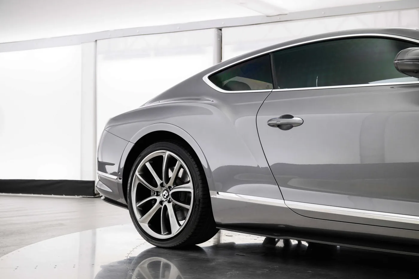 2019 Bentley Continental GT W12 proposée par un groupe de concessions agréées à Hatfield, Royaume-Uni, photo 8 sur 25