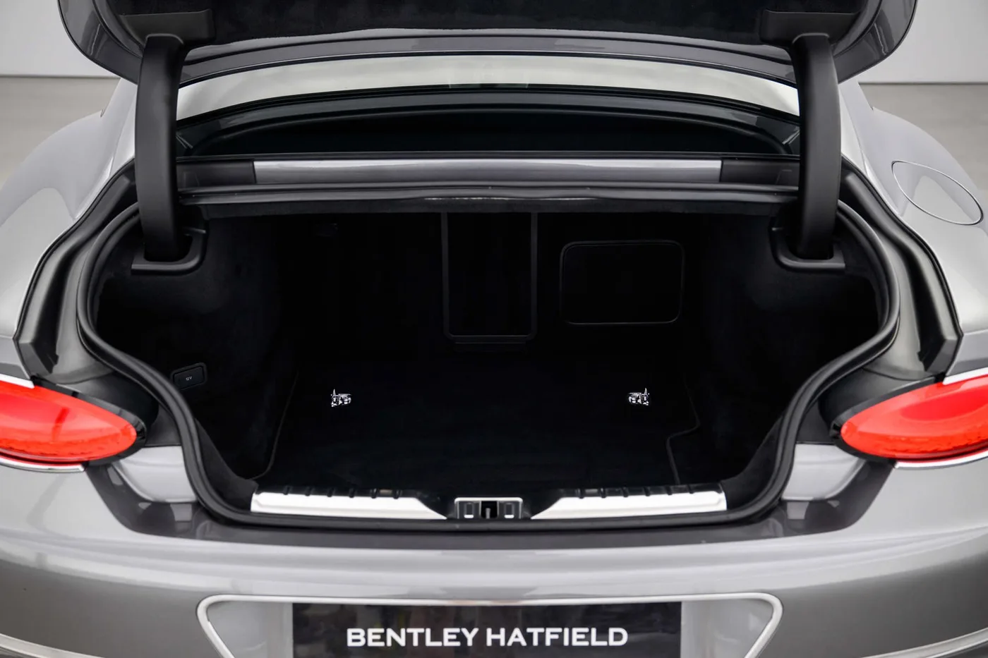 2019 Bentley Continental GT W12 proposée par un groupe de concessions agréées à Hatfield, Royaume-Uni, photo 17 sur 25