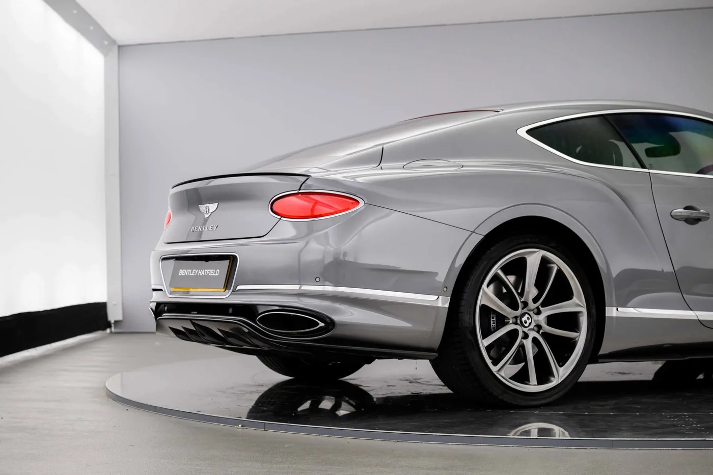 2019 Bentley Continental GT W12 proposée par un groupe de concessions agréées à Hatfield, Royaume-Uni, photo 18 sur 25