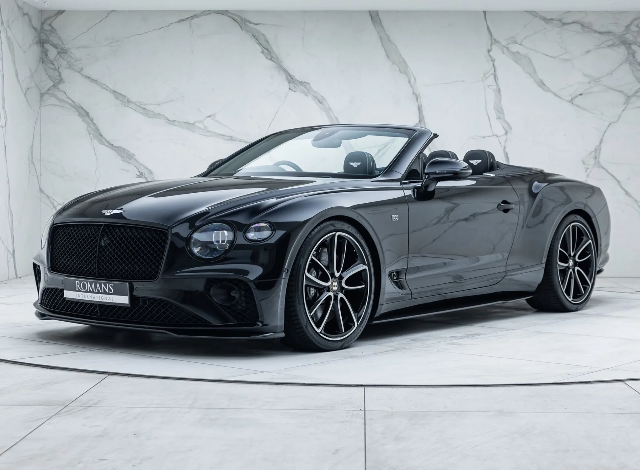 2019 Bentley Continental GTC W12 First Edition proposée par un concessionnaire spécialisé à Banstead, Royaume-Uni, photo principale