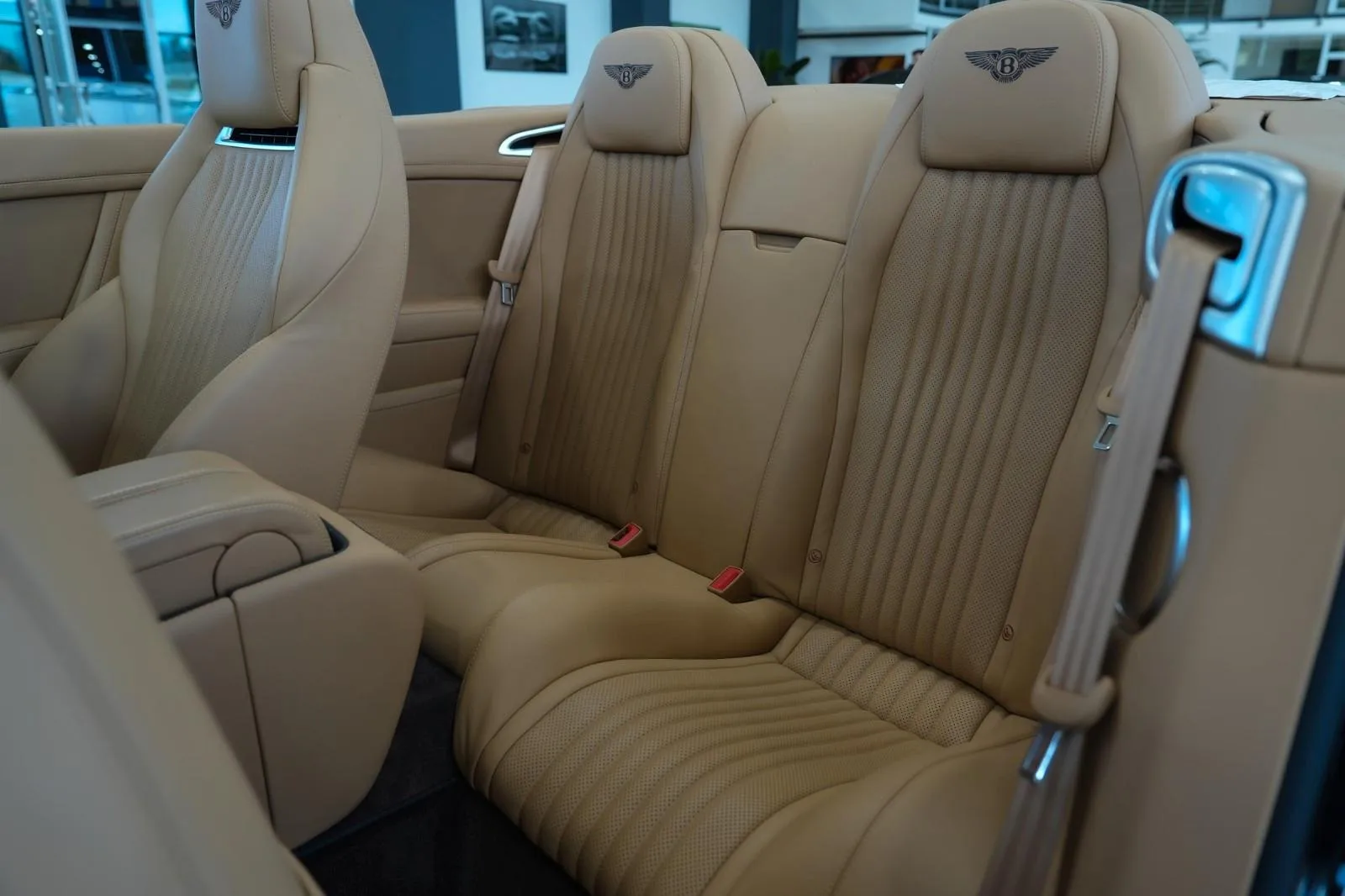 2019 Bentley Continental GTC V8, 18/30