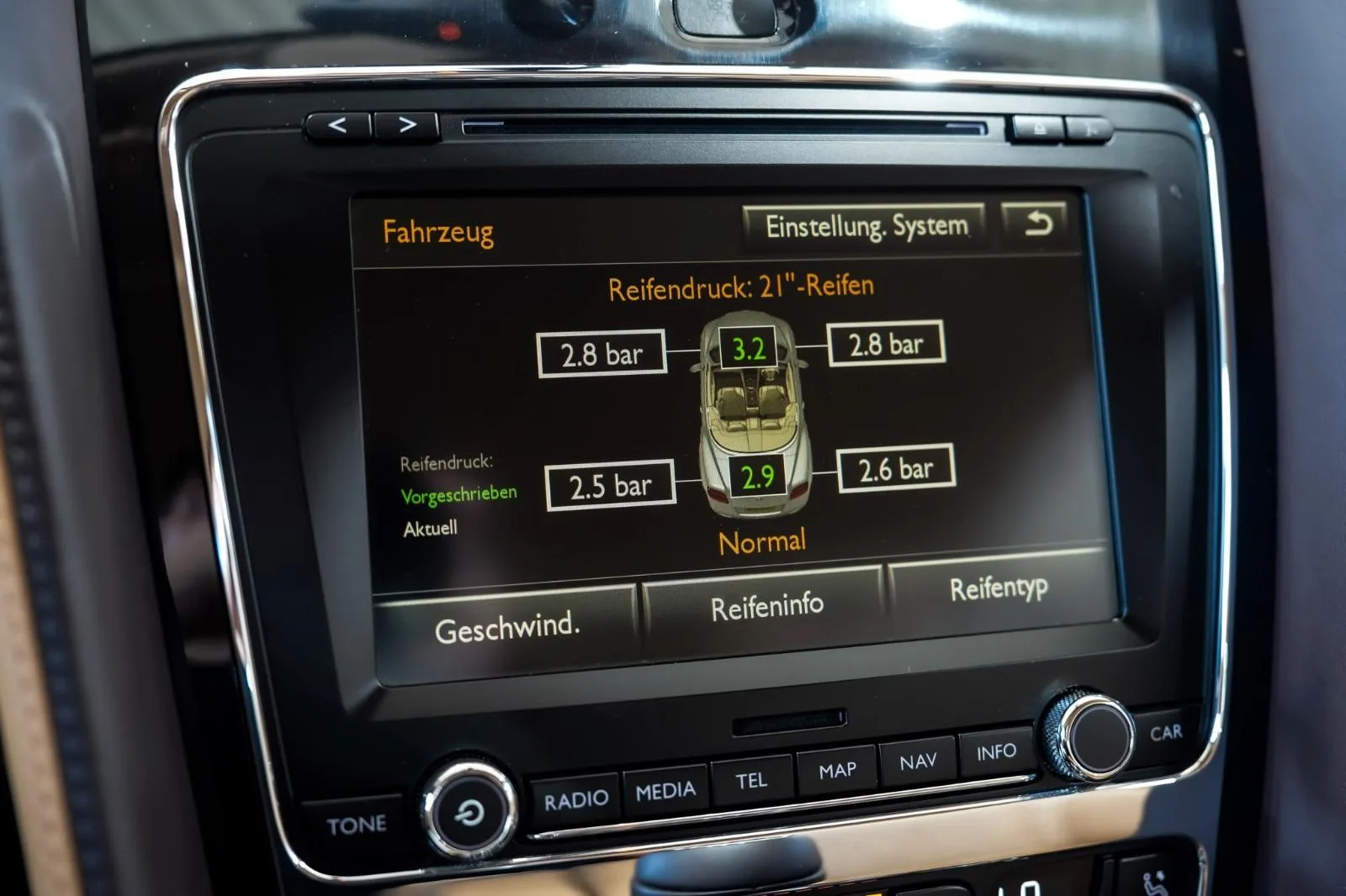 2019 Bentley Continental GTC V8, 27/30