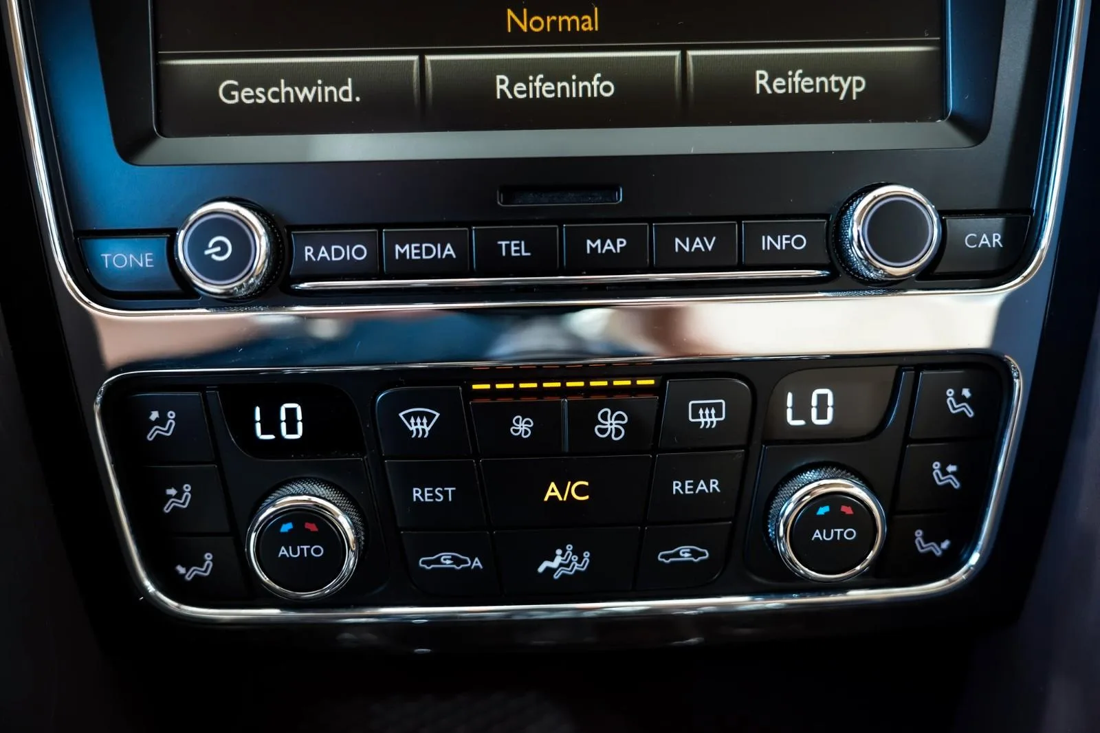 2019 Bentley Continental GTC V8, 29/30