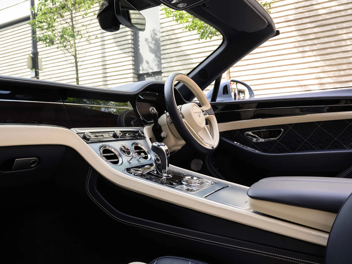 2019 Bentley Continental GTC W12 offered by a franchised dealer group in London, United Kingdom, photo 2 of 25