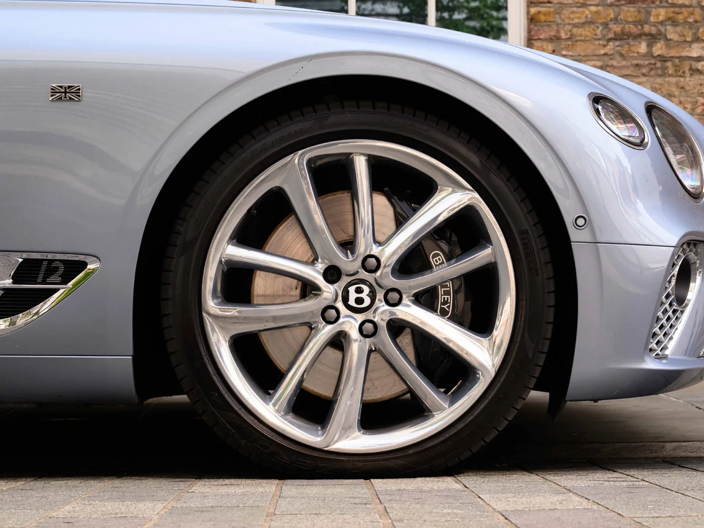 2019 Bentley Continental GTC W12 offered by a franchised dealer group in London, United Kingdom, photo 6 of 25