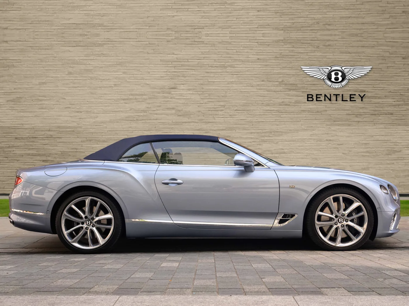 2019 Bentley Continental GTC W12 offered by a franchised dealer group in London, United Kingdom, photo 7 of 25