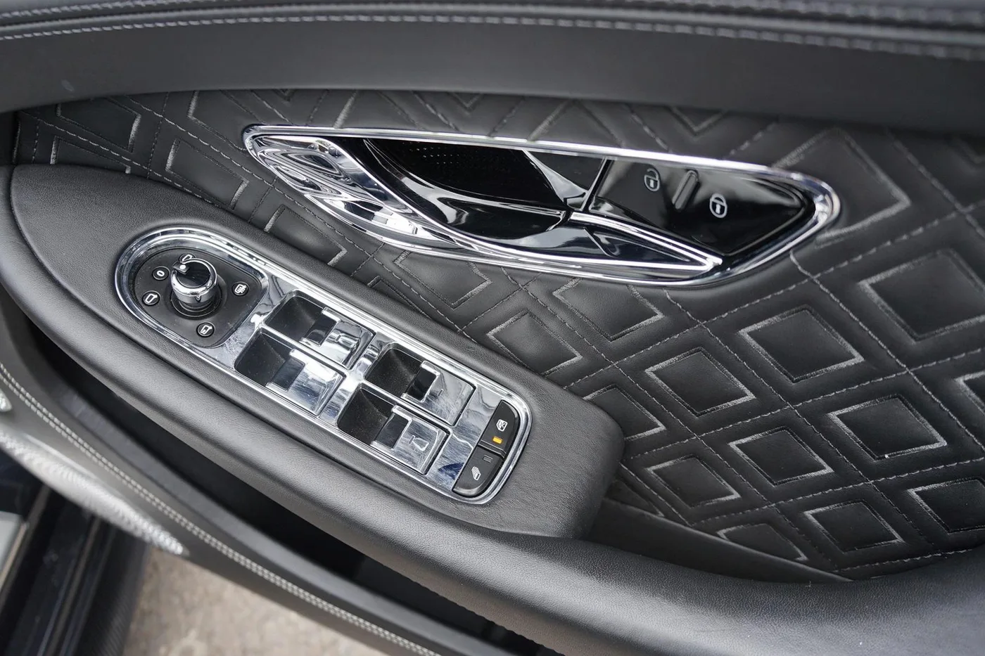 2019 Bentley Continental GTC W12 offered by a franchised dealer group in Ripley, United Kingdom, photo 18 of 25