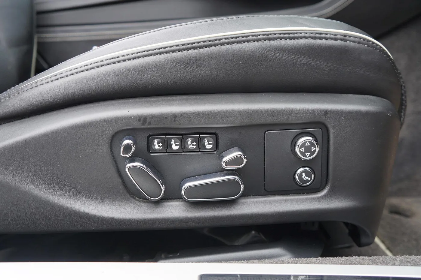 2019 Bentley Continental GTC W12 offered by a franchised dealer group in Ripley, United Kingdom, photo 21 of 25
