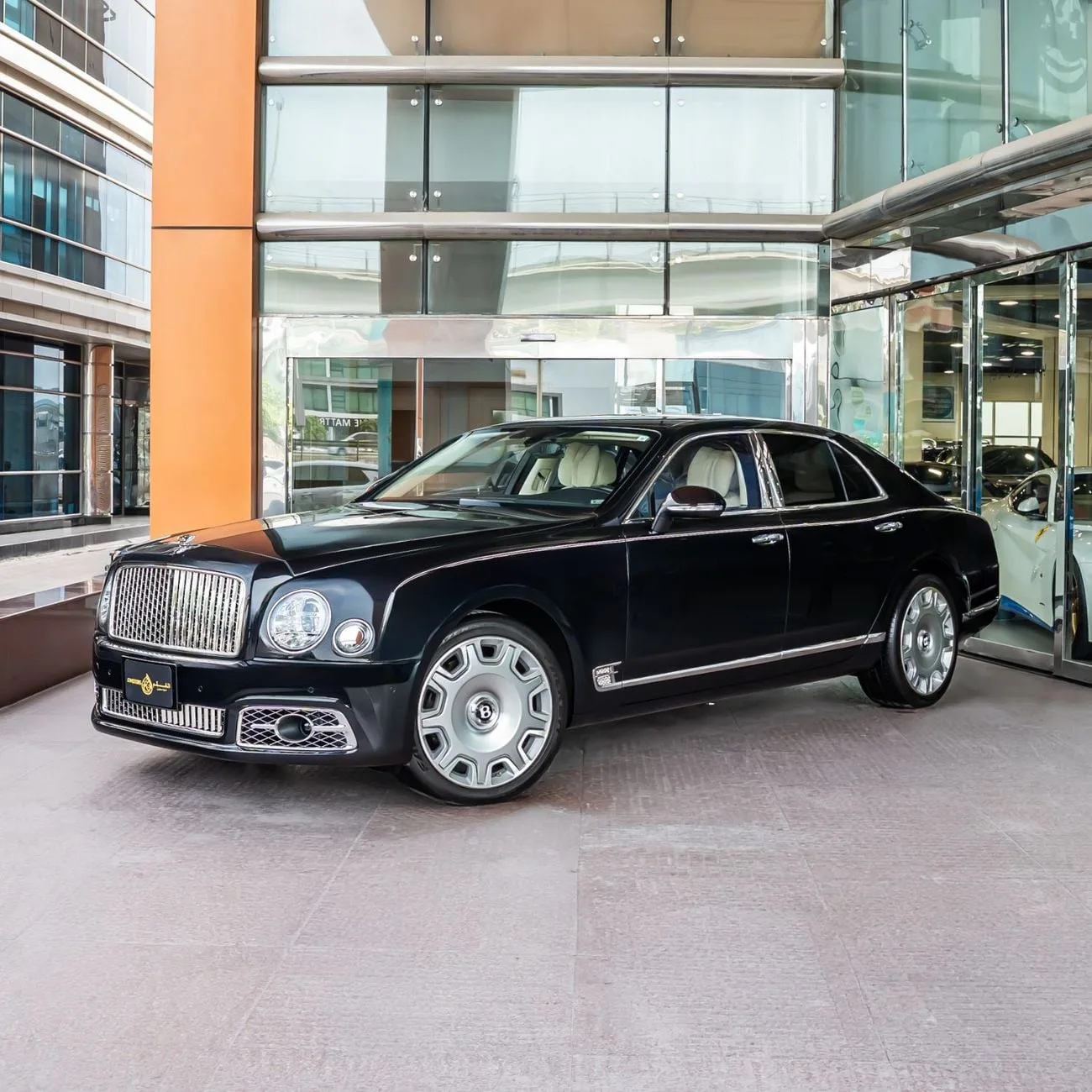 2019 Bentley Mulsanne angeboten von einem Spezialhändler in Dubai, Vereinigte Arabische Emirate, Hauptfoto