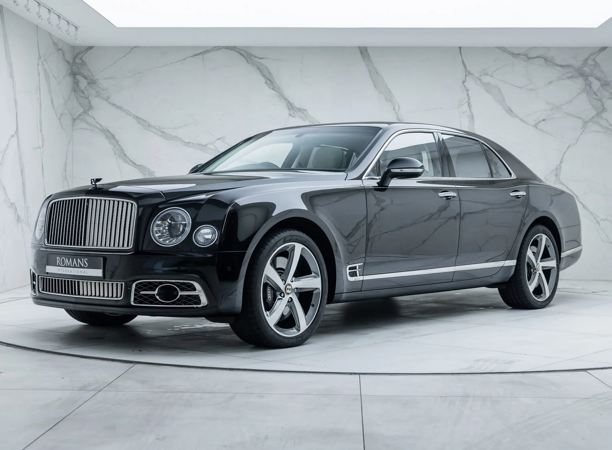 2019 Bentley Mulsanne Speed proposée par un concessionnaire spécialisé à Banstead, Royaume-Uni, photo principale