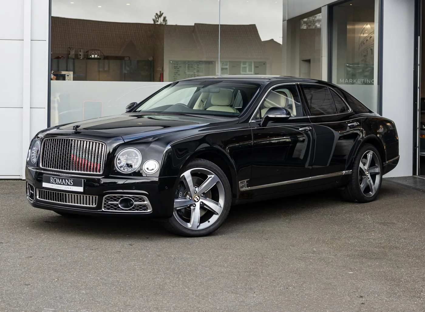 2019 Bentley Mulsanne Speed proposée par un concessionnaire spécialisé à Banstead, Royaume-Uni, photo 2 sur 15