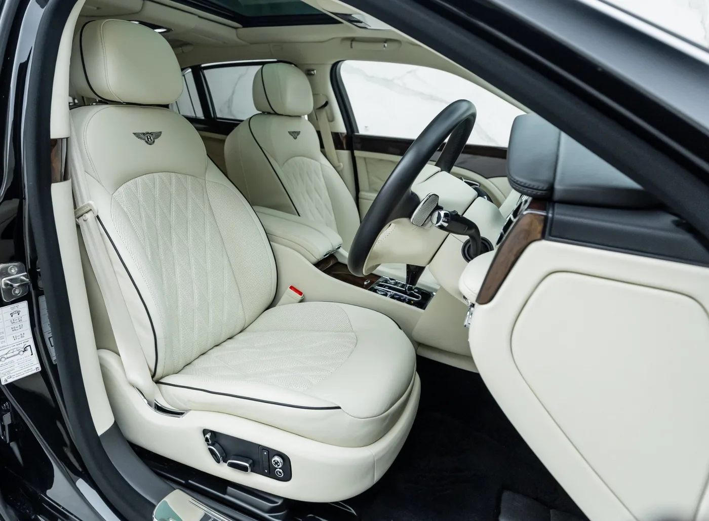 2019 Bentley Mulsanne Speed proposée par un concessionnaire spécialisé à Banstead, Royaume-Uni, photo 14 sur 15