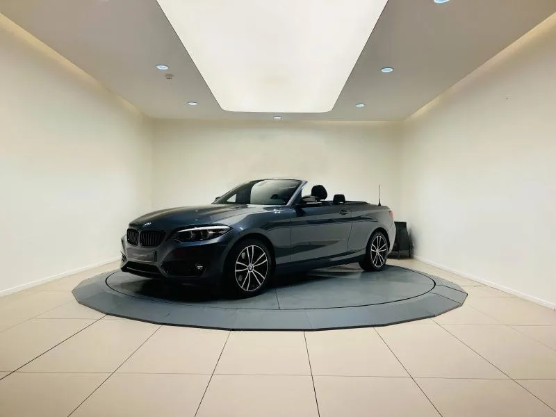 2019 BMW 2 Series Convertible 220d proposée par un concessionnaire spécialisé à Balma, France, photo principale