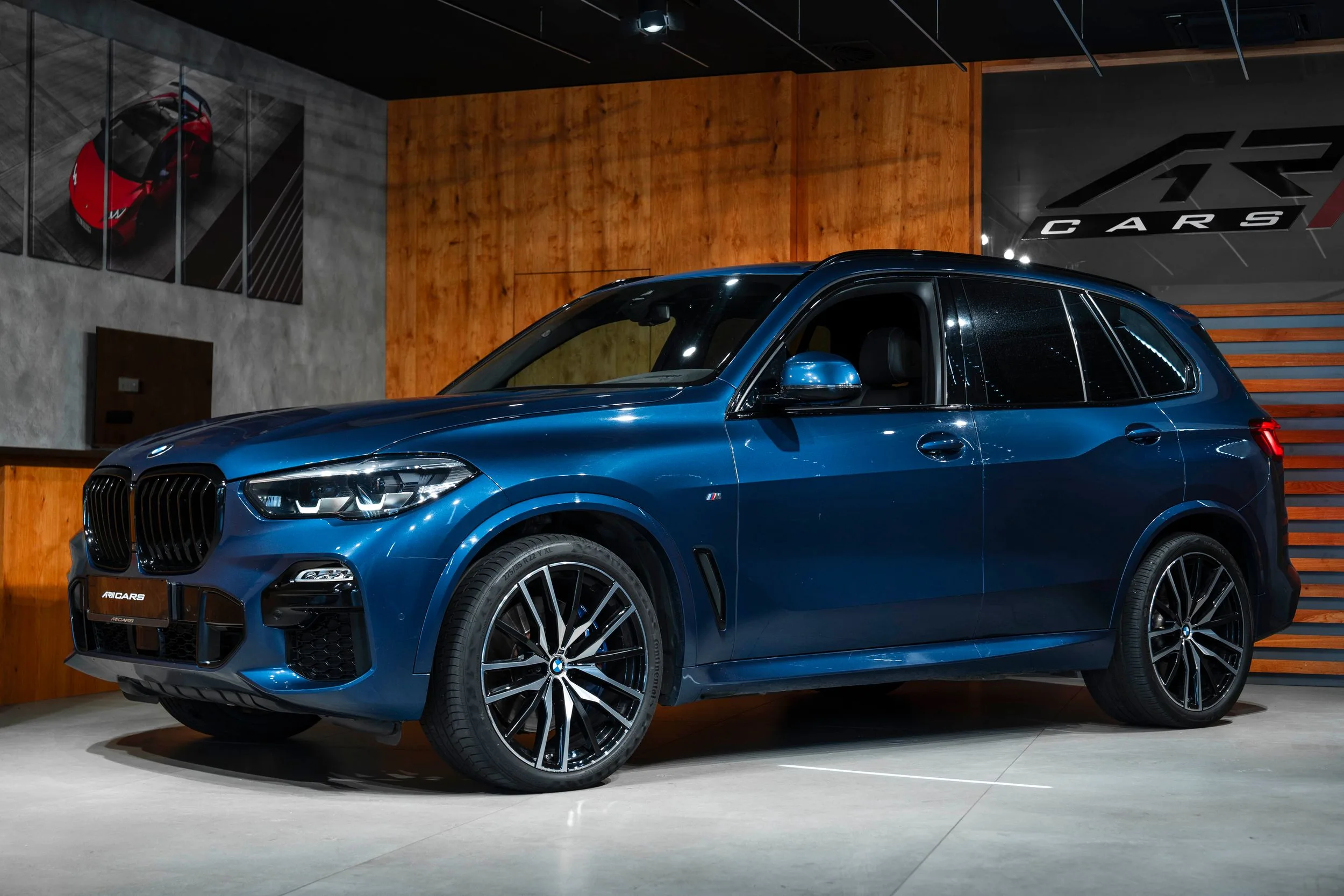 2019 BMW X5 xDrive30d proposé par un concessionnaire spécialisé à Bratislava, Slovaquie, photo principale