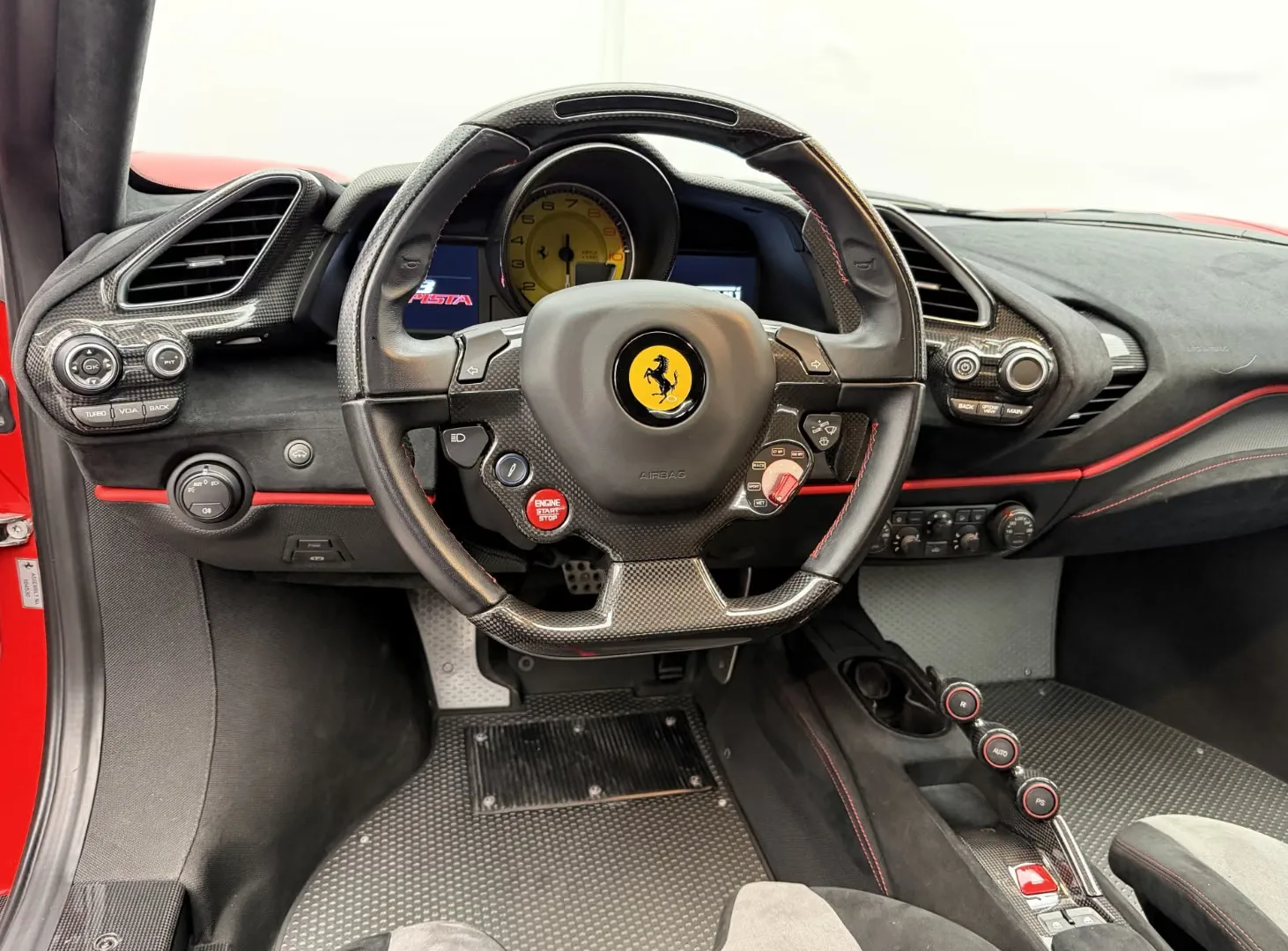 2019 Ferrari 488 Pista, 11/30