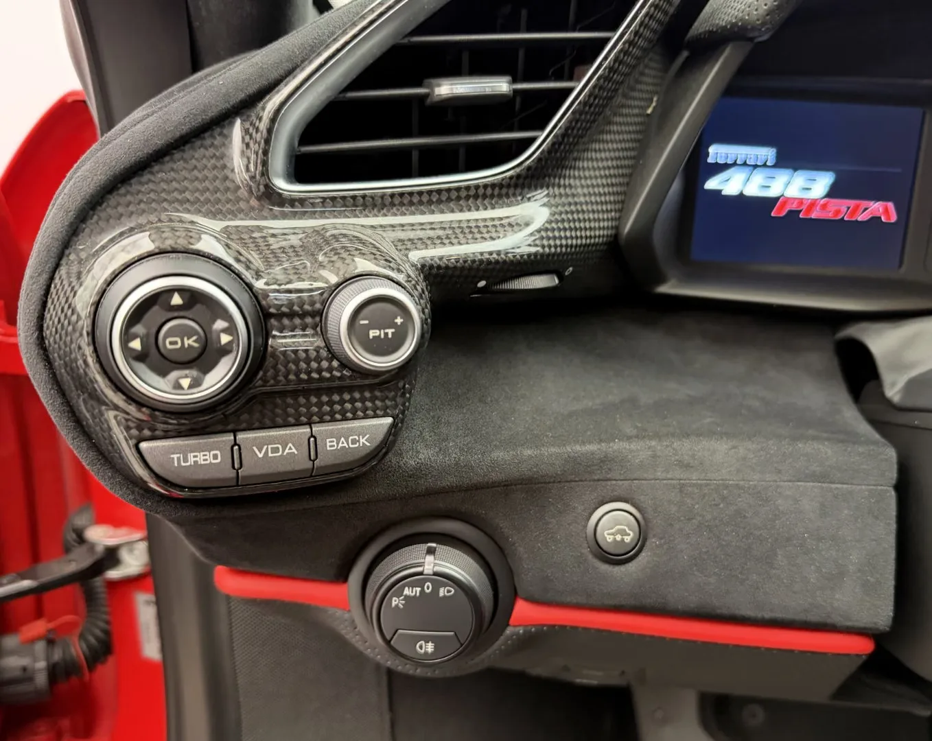 2019 Ferrari 488 Pista, 16/30