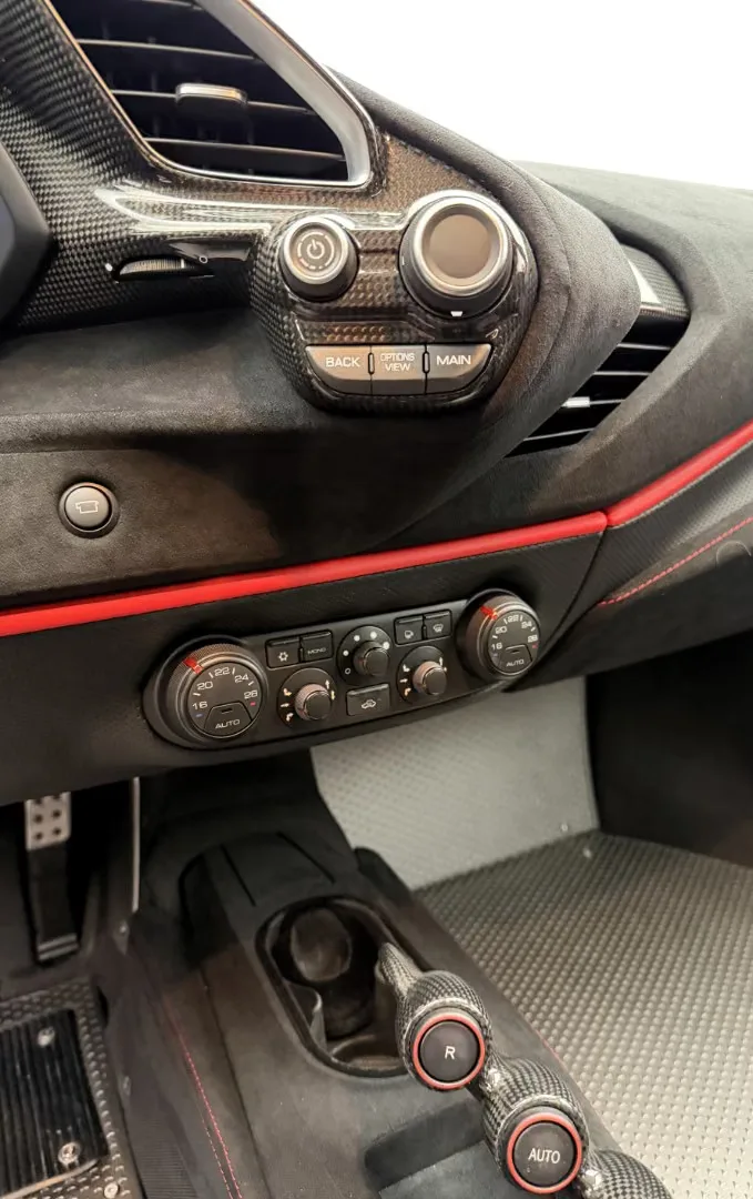 2019 Ferrari 488 Pista, 19/30
