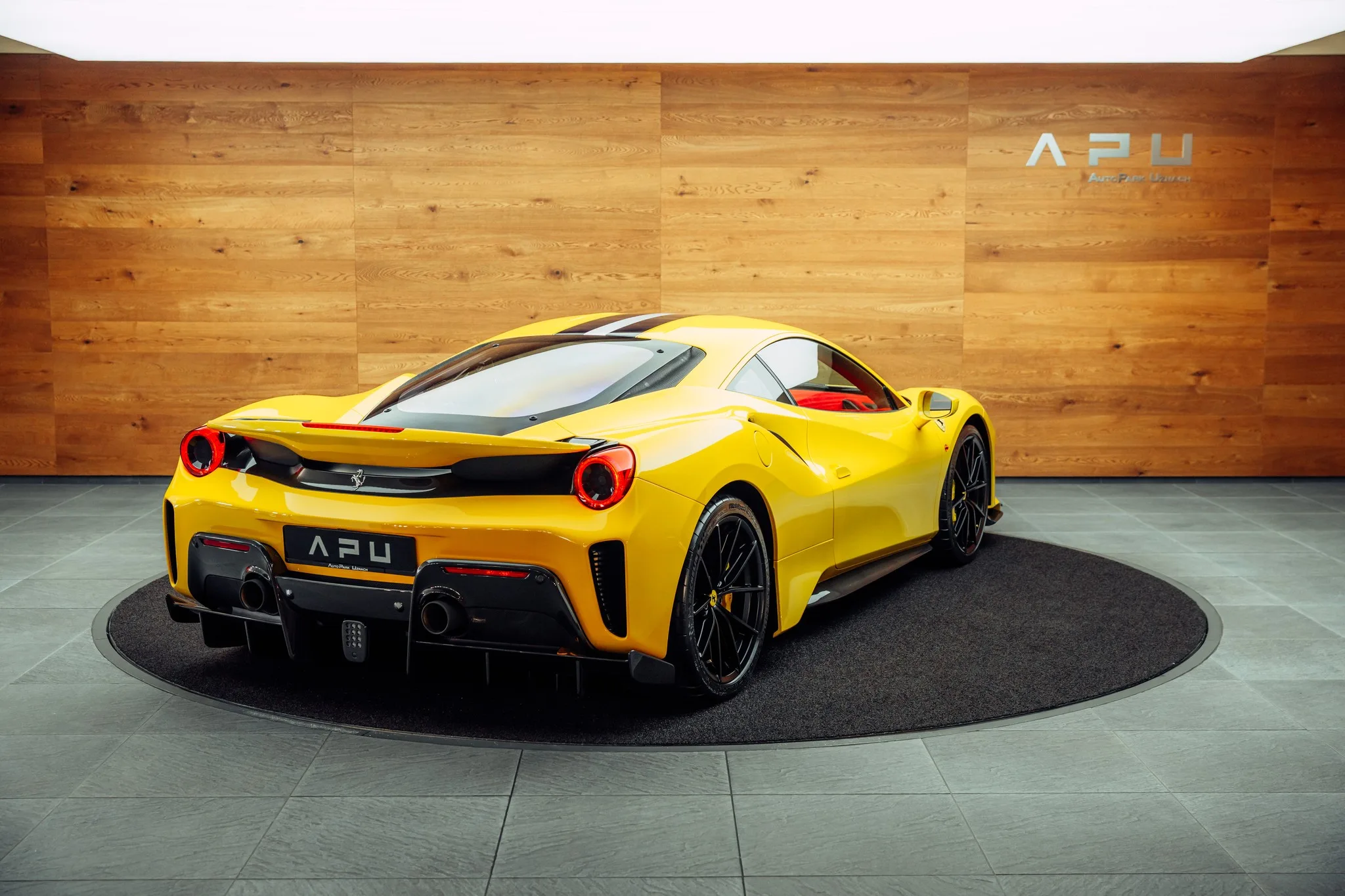 2019 Ferrari 488 Pista, 2/29