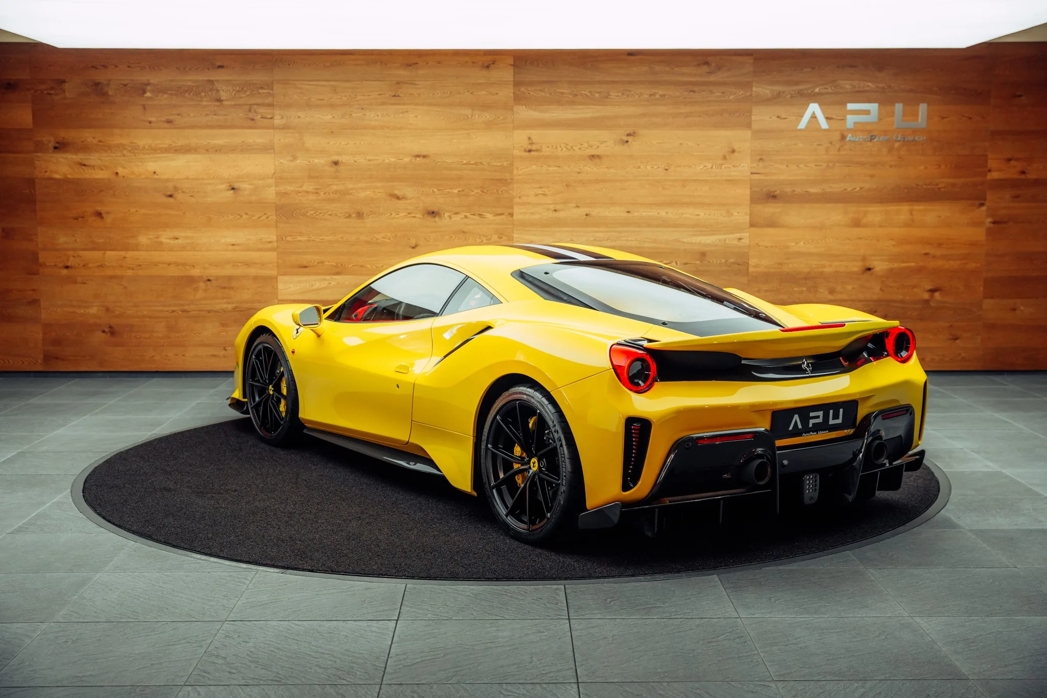 2019 Ferrari 488 Pista, 3/29