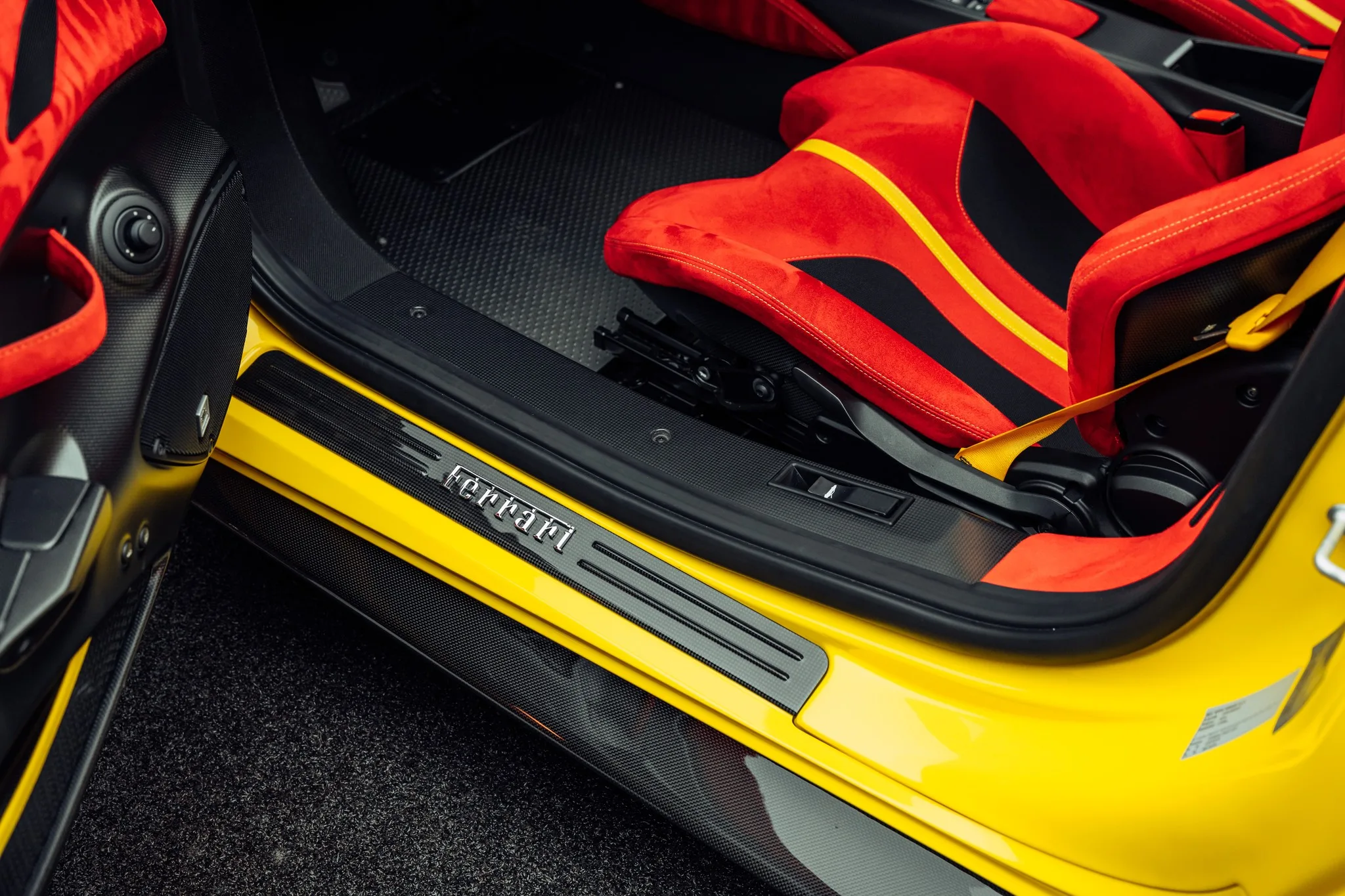 2019 Ferrari 488 Pista, 15/29