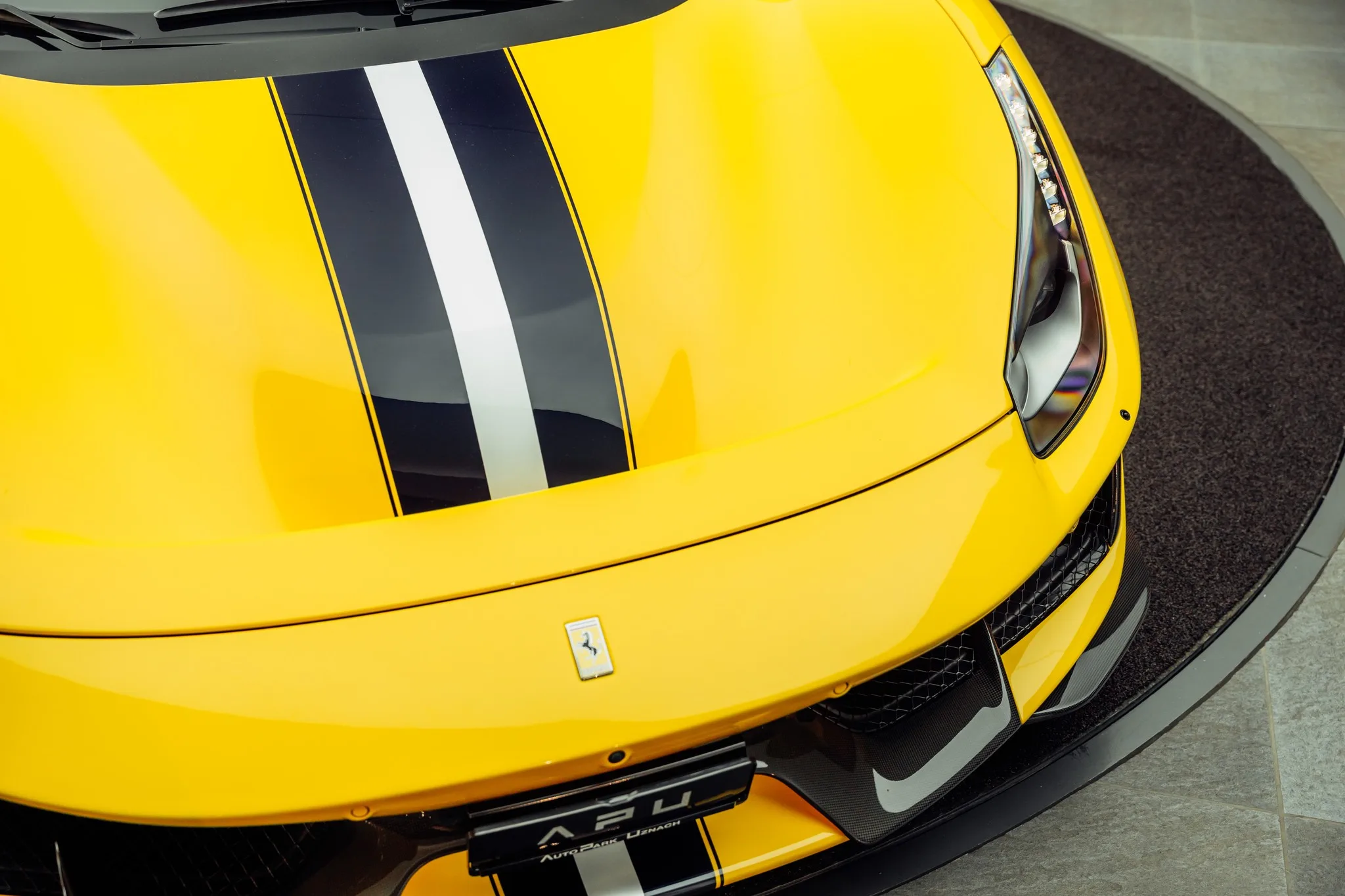 2019 Ferrari 488 Pista, 18/29