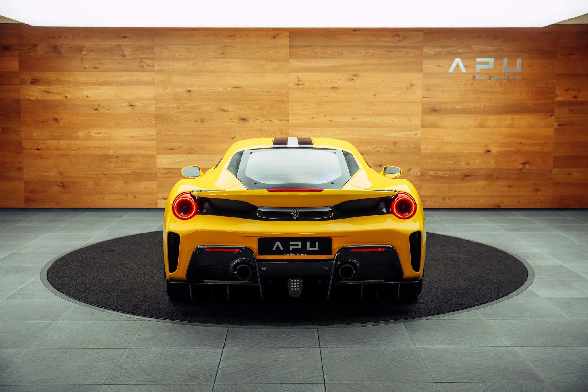 2019 Ferrari 488 Pista, 25/29