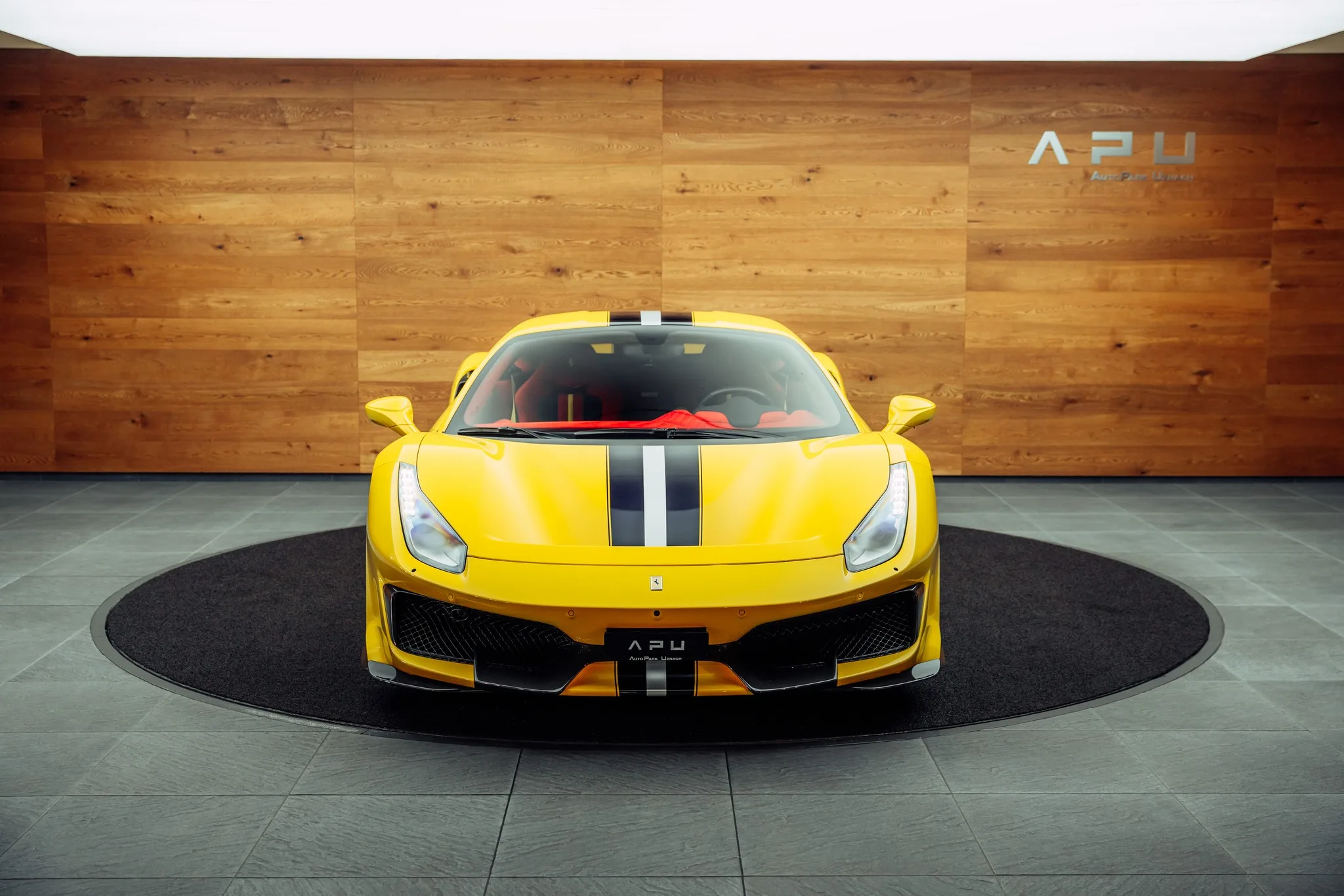 2019 Ferrari 488 Pista, 26/29