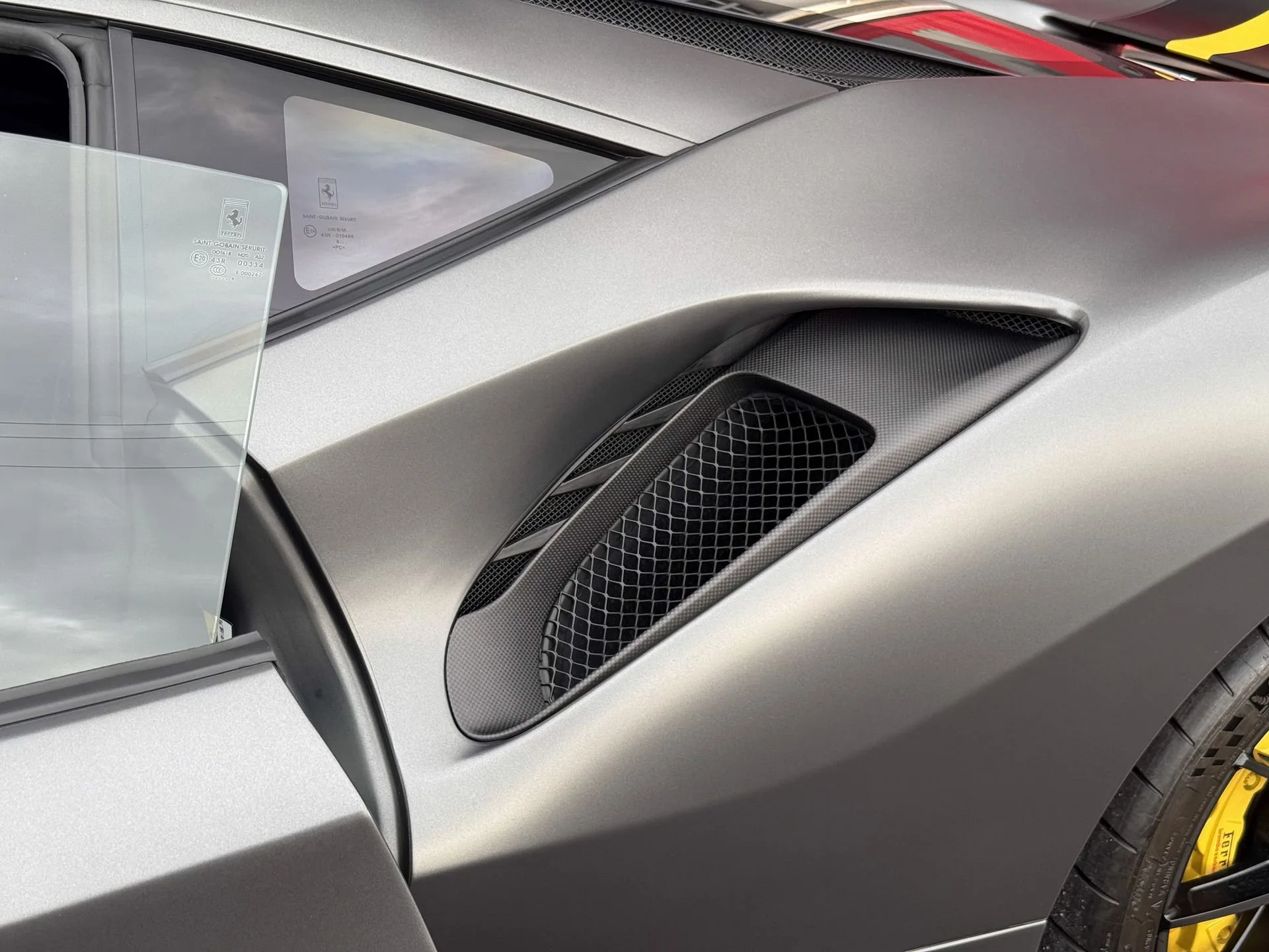 2019 Ferrari 488 Pista, 17/22
