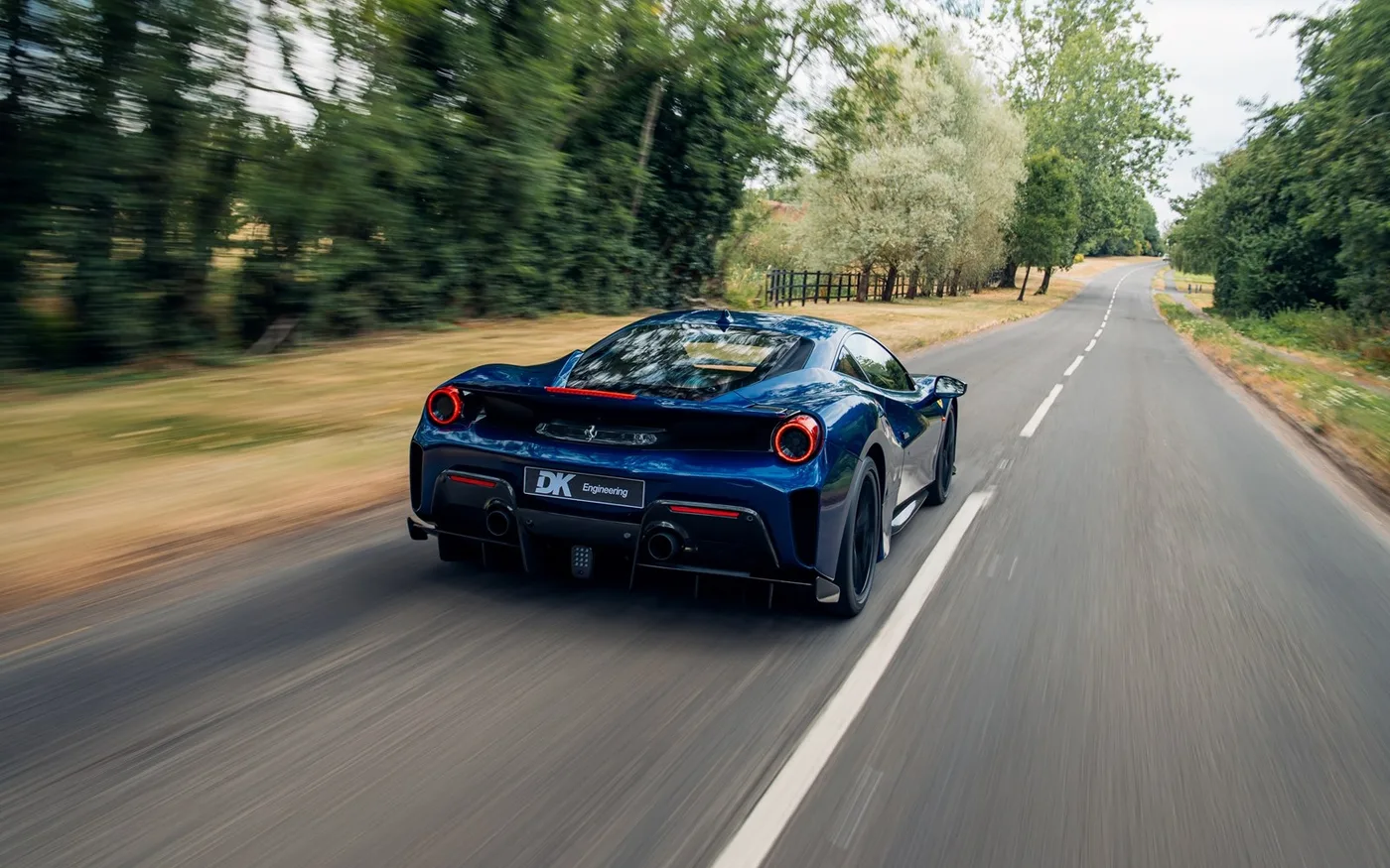 2019 Ferrari 488 Pista proposée par un concessionnaire spécialisé à Chorleywood, Royaume-Uni, photo 2 sur 15