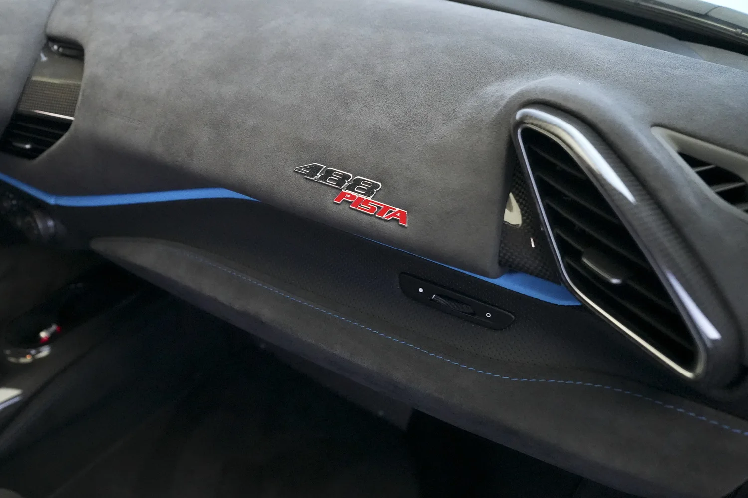 2019 Ferrari 488 Pista, 11/20