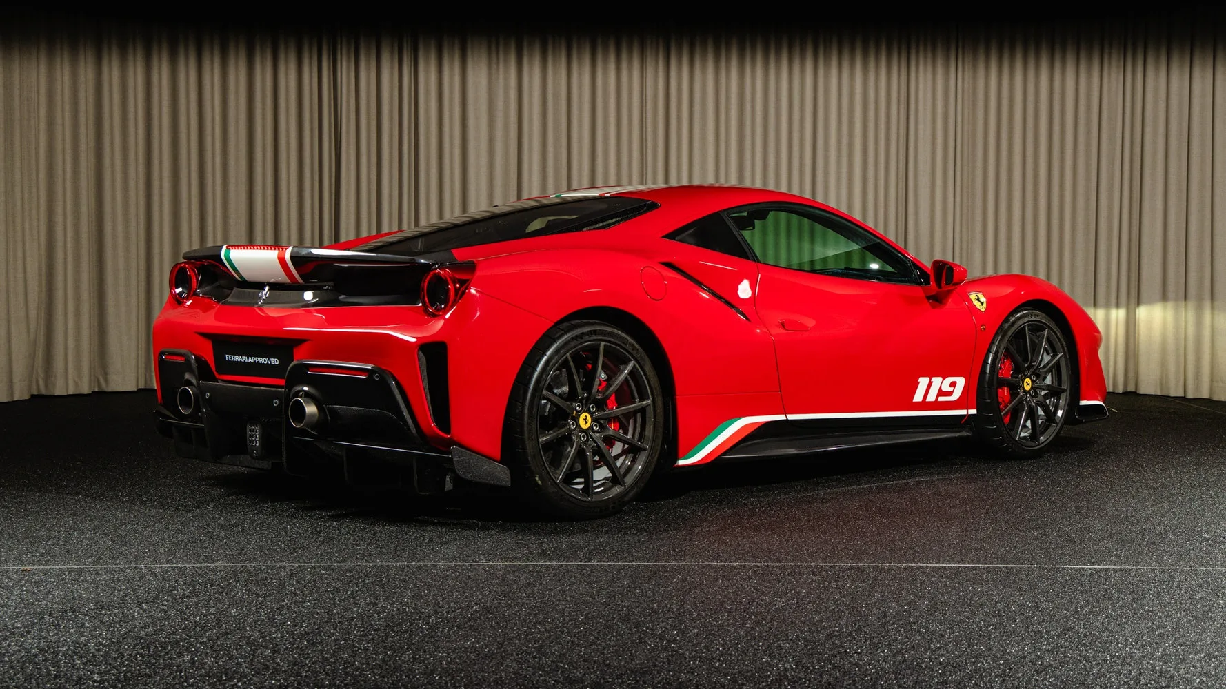 2019 Ferrari 488 Pista Tailor Made Piloti, 3/30