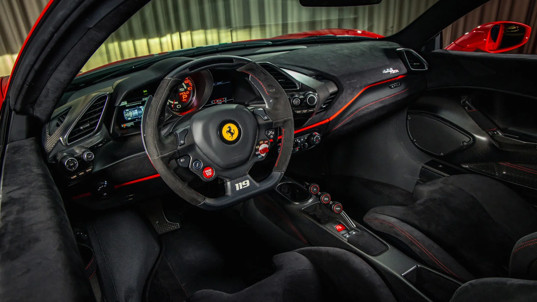 2019 Ferrari 488 Pista Tailor Made Piloti, 17/30