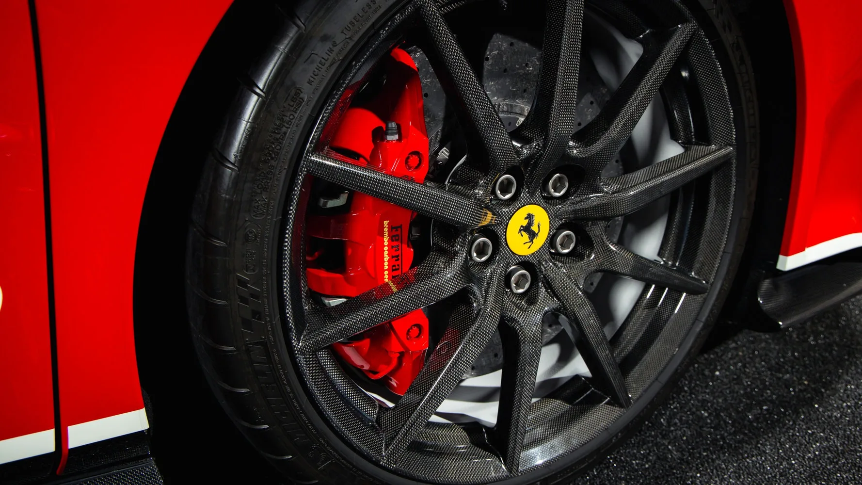 2019 Ferrari 488 Pista Tailor Made Piloti, 22/30