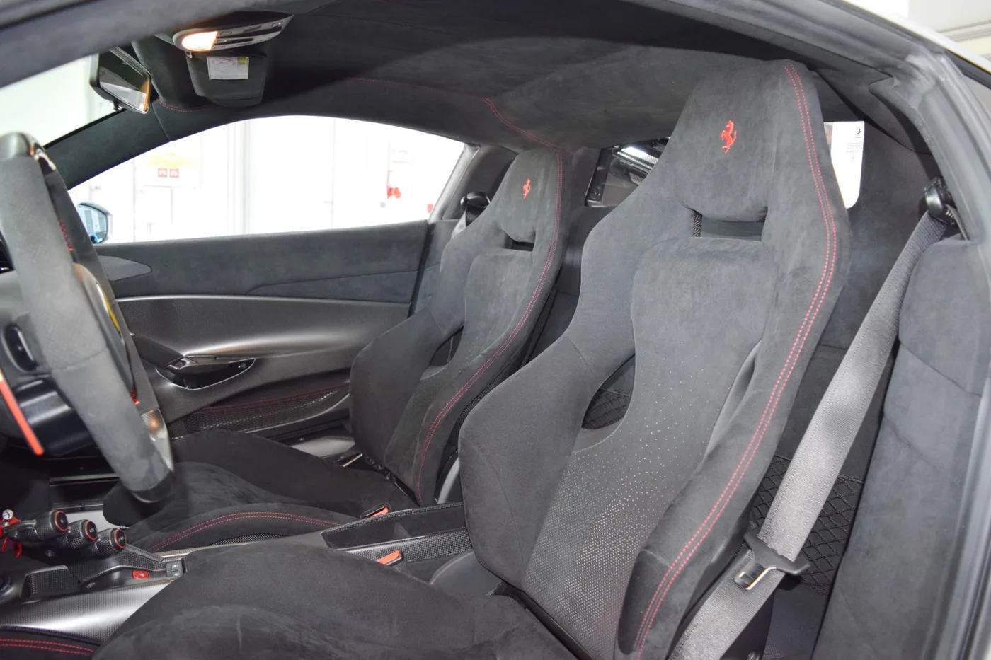 2019 Ferrari 488 Pista proposée par un concessionnaire spécialisé à Pfaffenhofen an der Ilm, Allemagne, photo 6 sur 15
