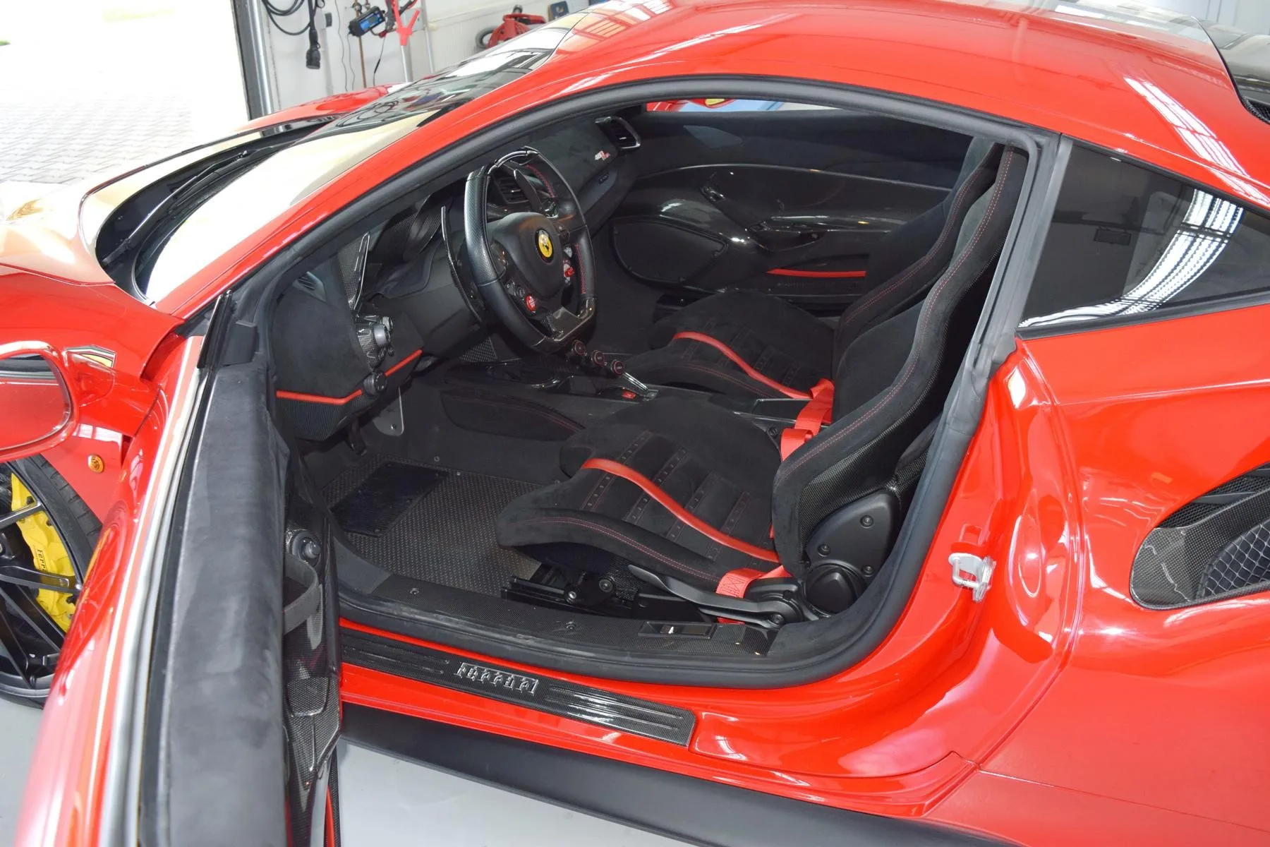 2019 Ferrari 488 Pista, 2/24