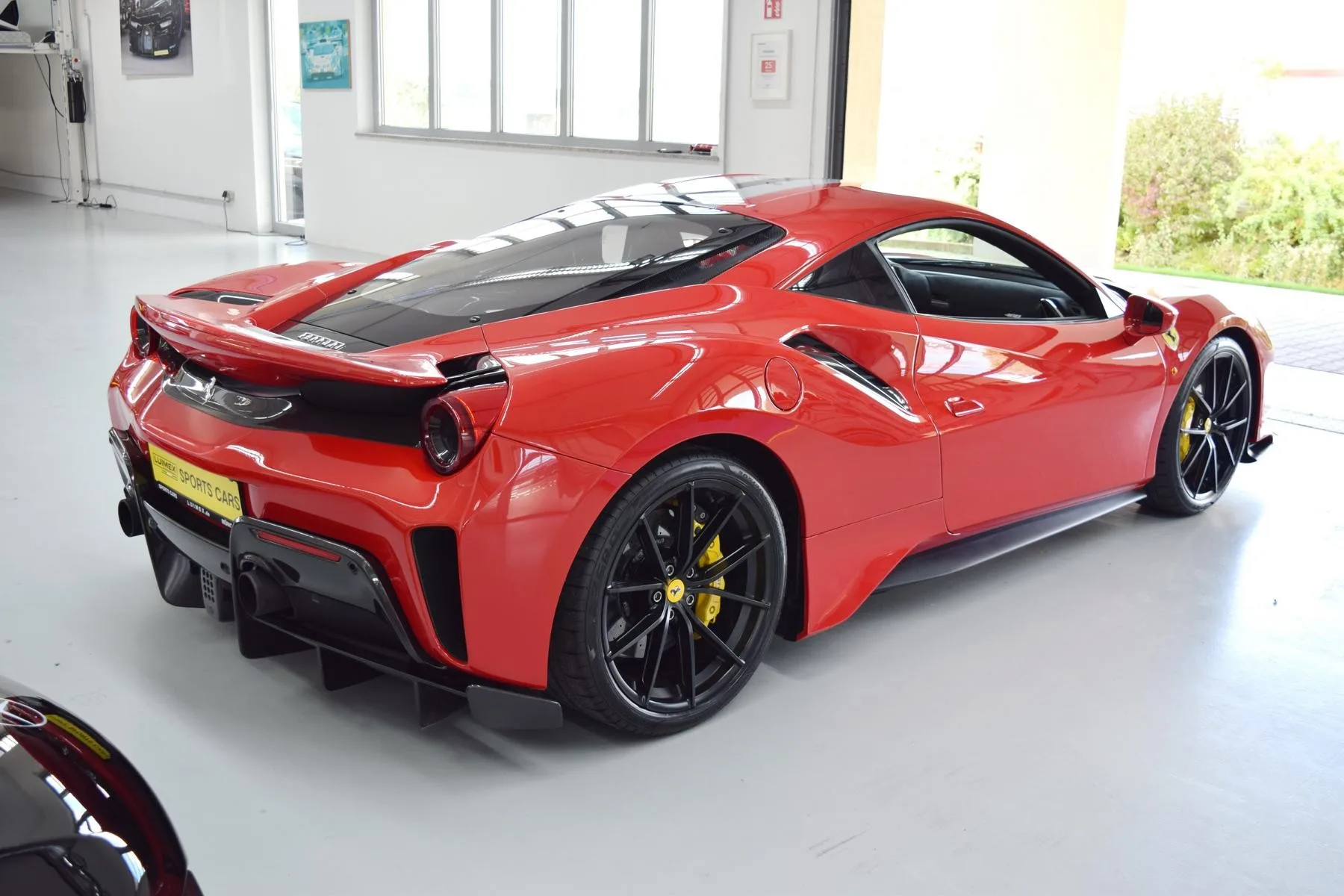 2019 Ferrari 488 Pista, 3/24
