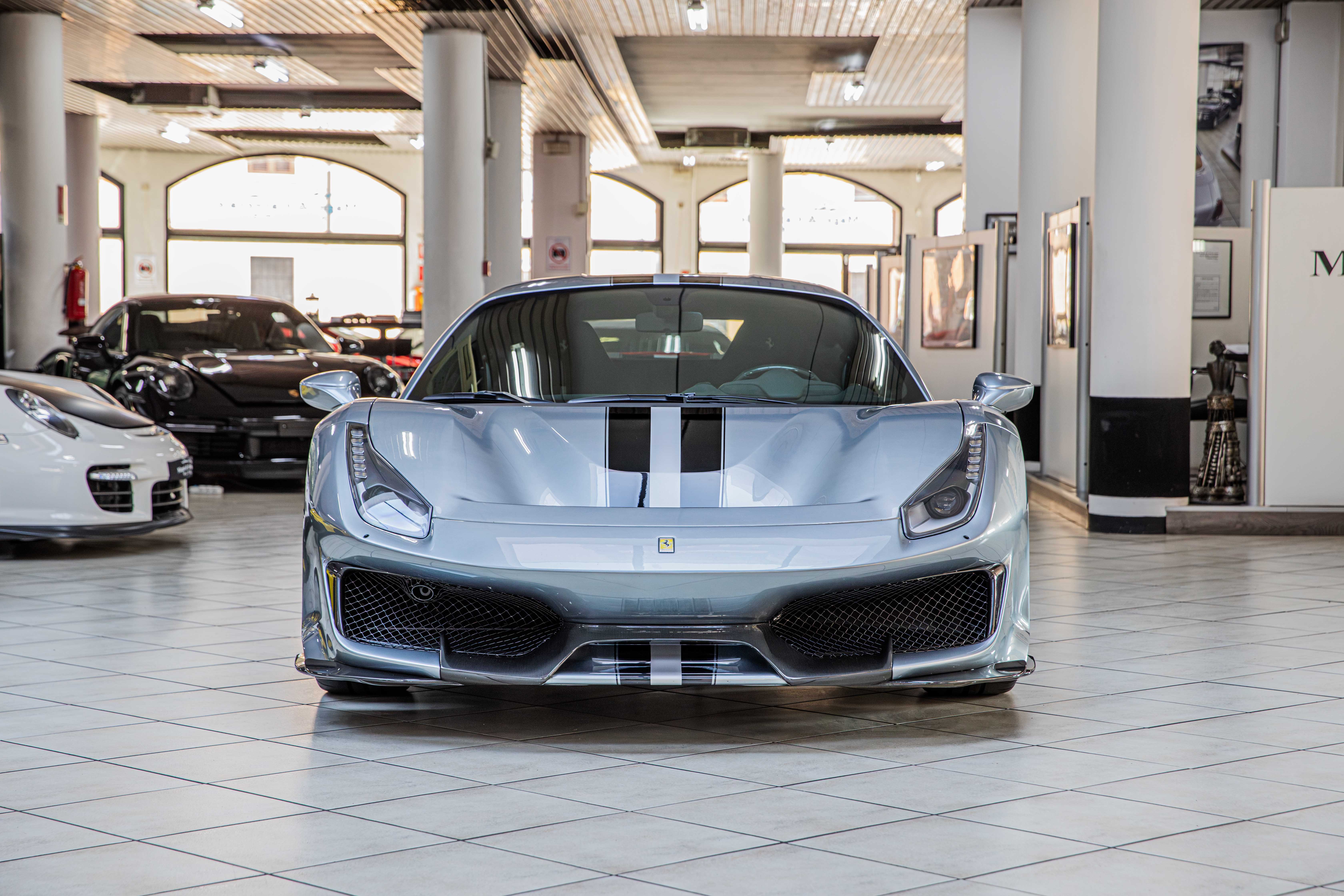 2019 Ferrari 488 Pista angeboten von einem Fachhändler in Milan, Italien, Foto 7 von 20
