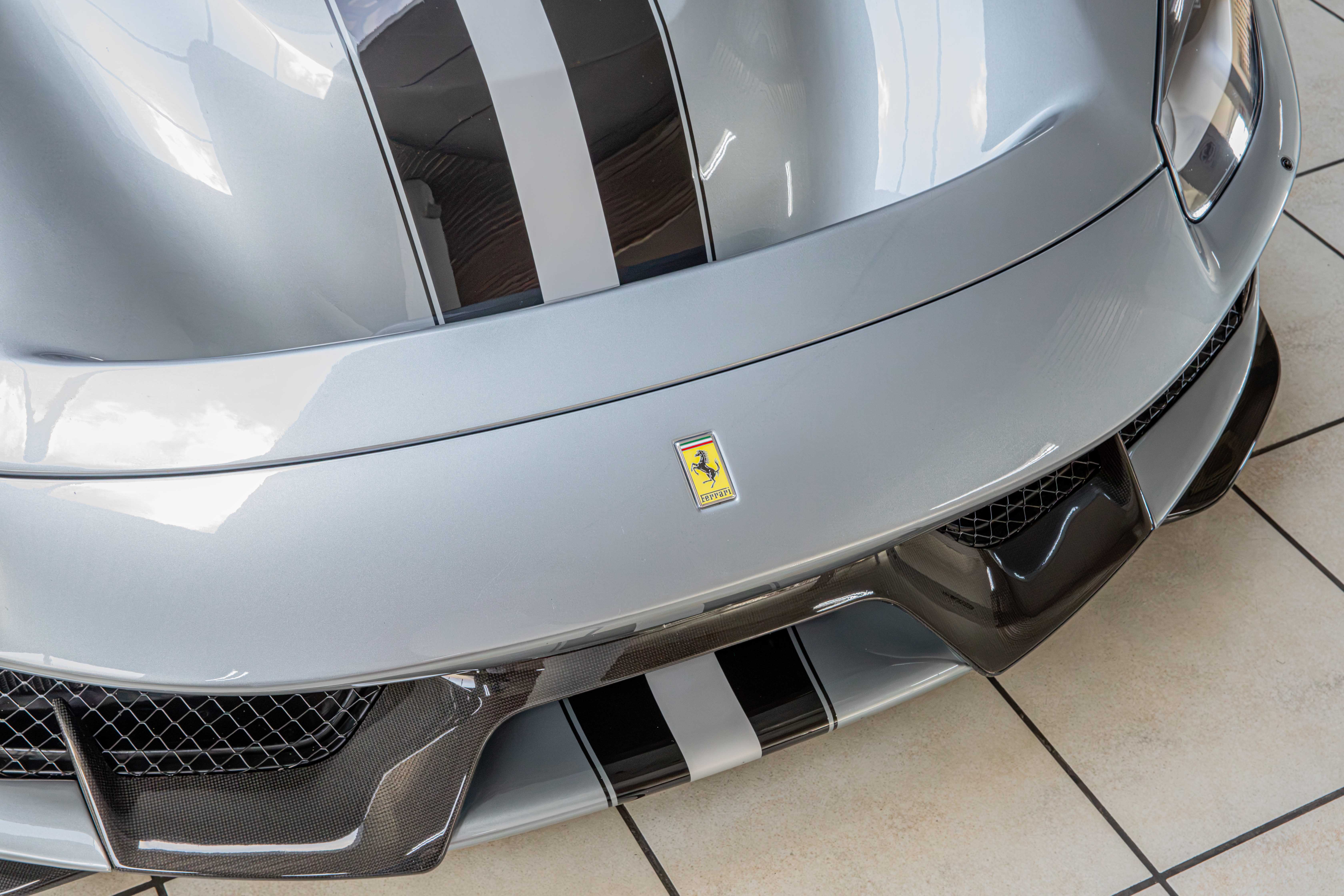 2019 Ferrari 488 Pista angeboten von einem Fachhändler in Milan, Italien, Foto 13 von 20