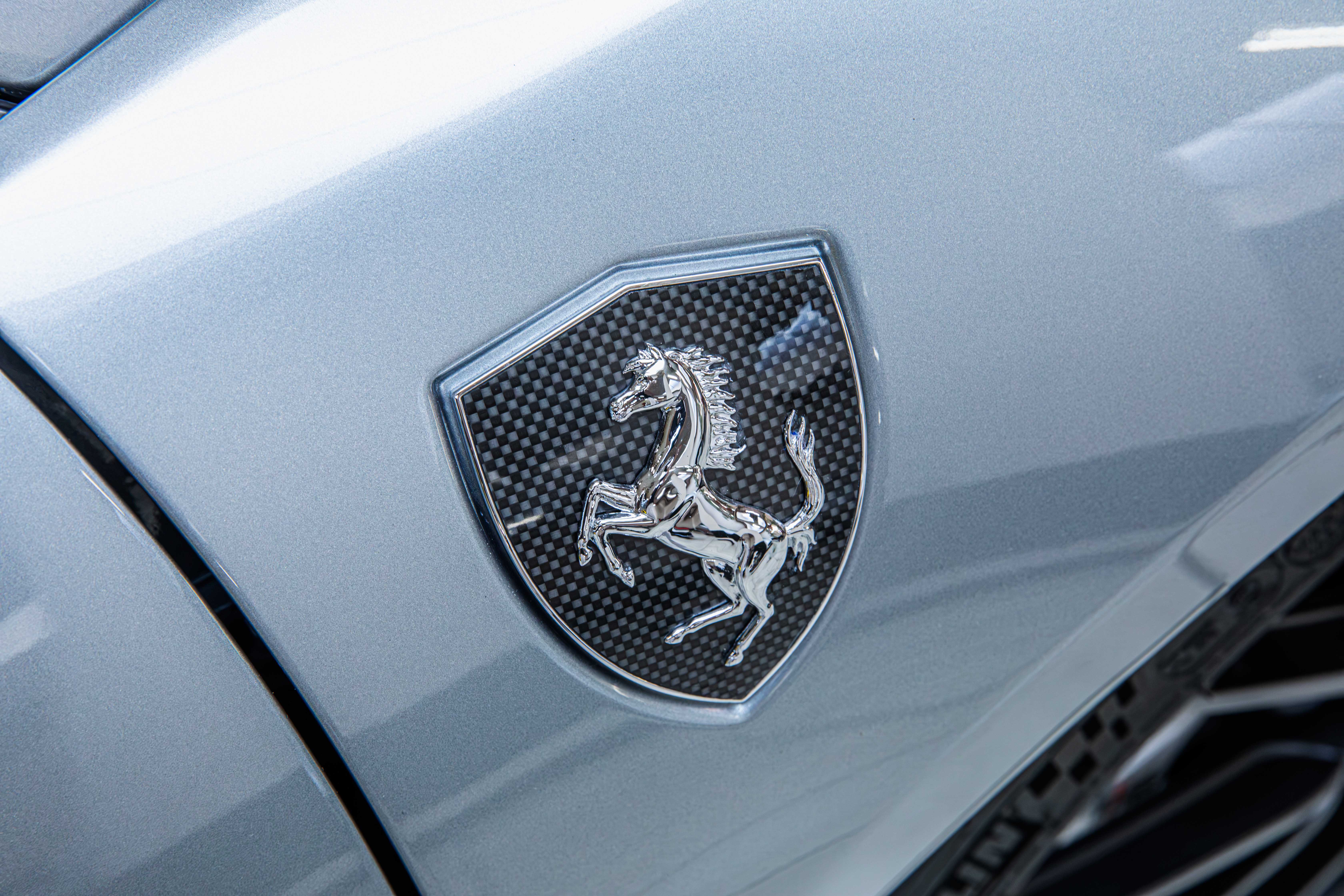 2019 Ferrari 488 Pista angeboten von einem Fachhändler in Milan, Italien, Foto 19 von 20