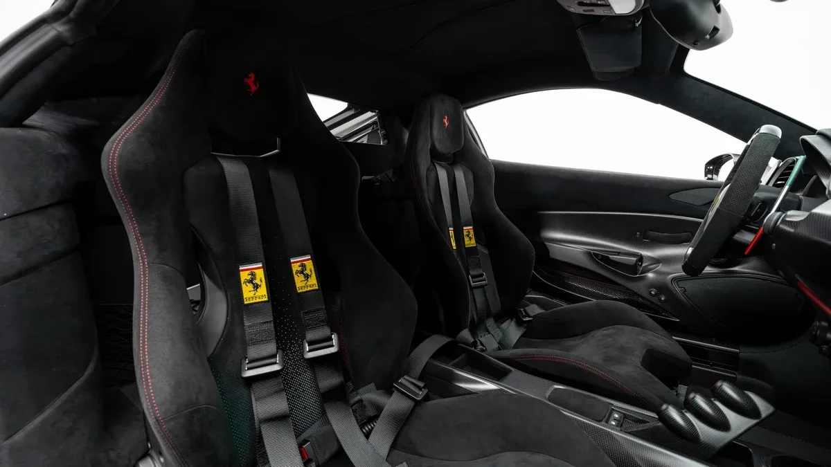 2019 Ferrari 488 Pista proposée par un concessionnaire spécialisé à Dubai, Émirats arabes unis, photo 22 sur 25