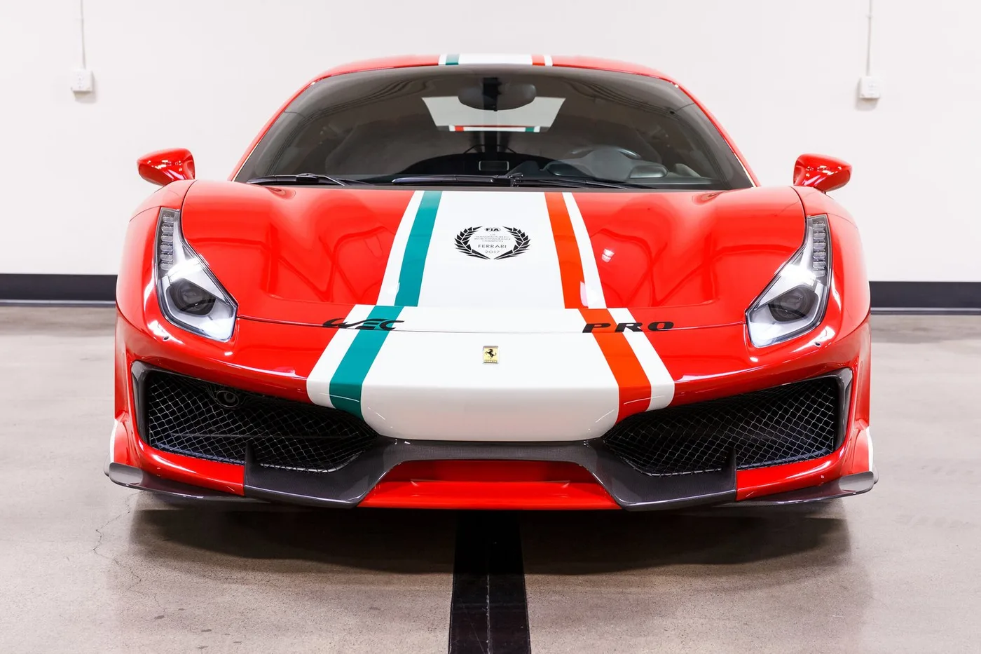 2019 Ferrari 488 Pista verkauft von einem Fachhändler in Costa Mesa, Vereinigte Staaten, Foto 3 von 15