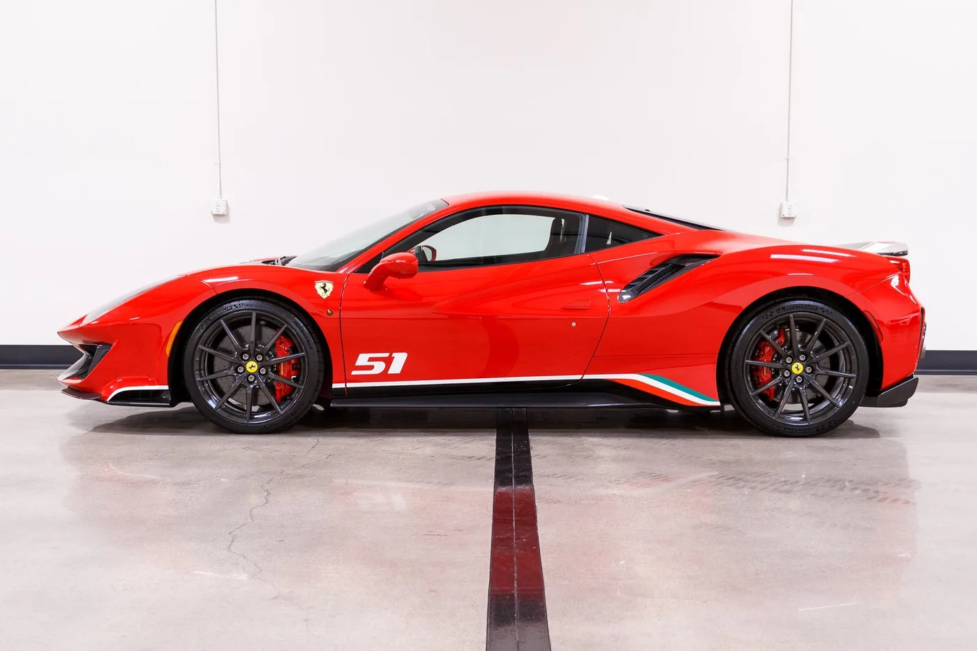 2019 Ferrari 488 Pista verkauft von einem Fachhändler in Costa Mesa, Vereinigte Staaten, Foto 6 von 15
