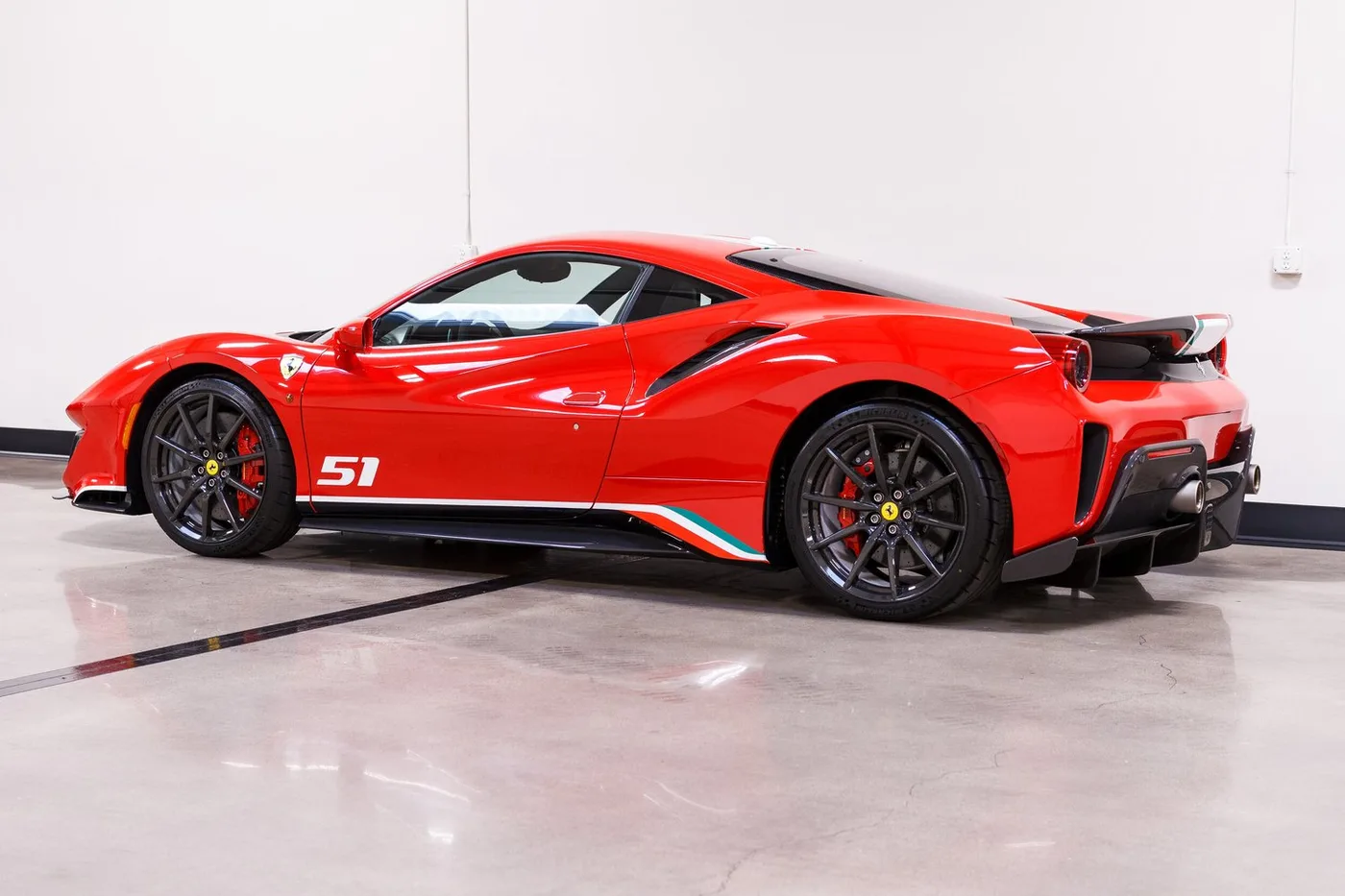 2019 Ferrari 488 Pista verkauft von einem Fachhändler in Costa Mesa, Vereinigte Staaten, Foto 7 von 15