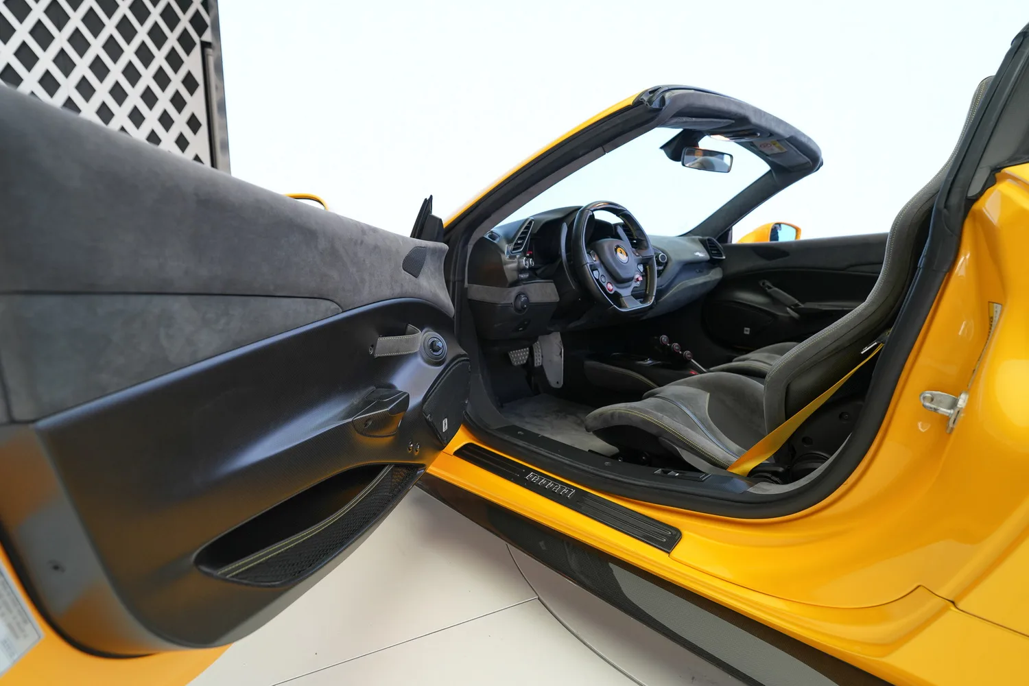 2019 Ferrari 488 Pista Spider, 3/20