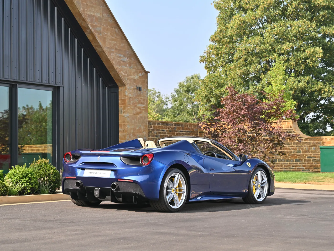 2019 Ferrari 488 Spider angeboten von einem Fachhändler in Hook Norton, Vereinigtes Königreich, Foto 9 von 15